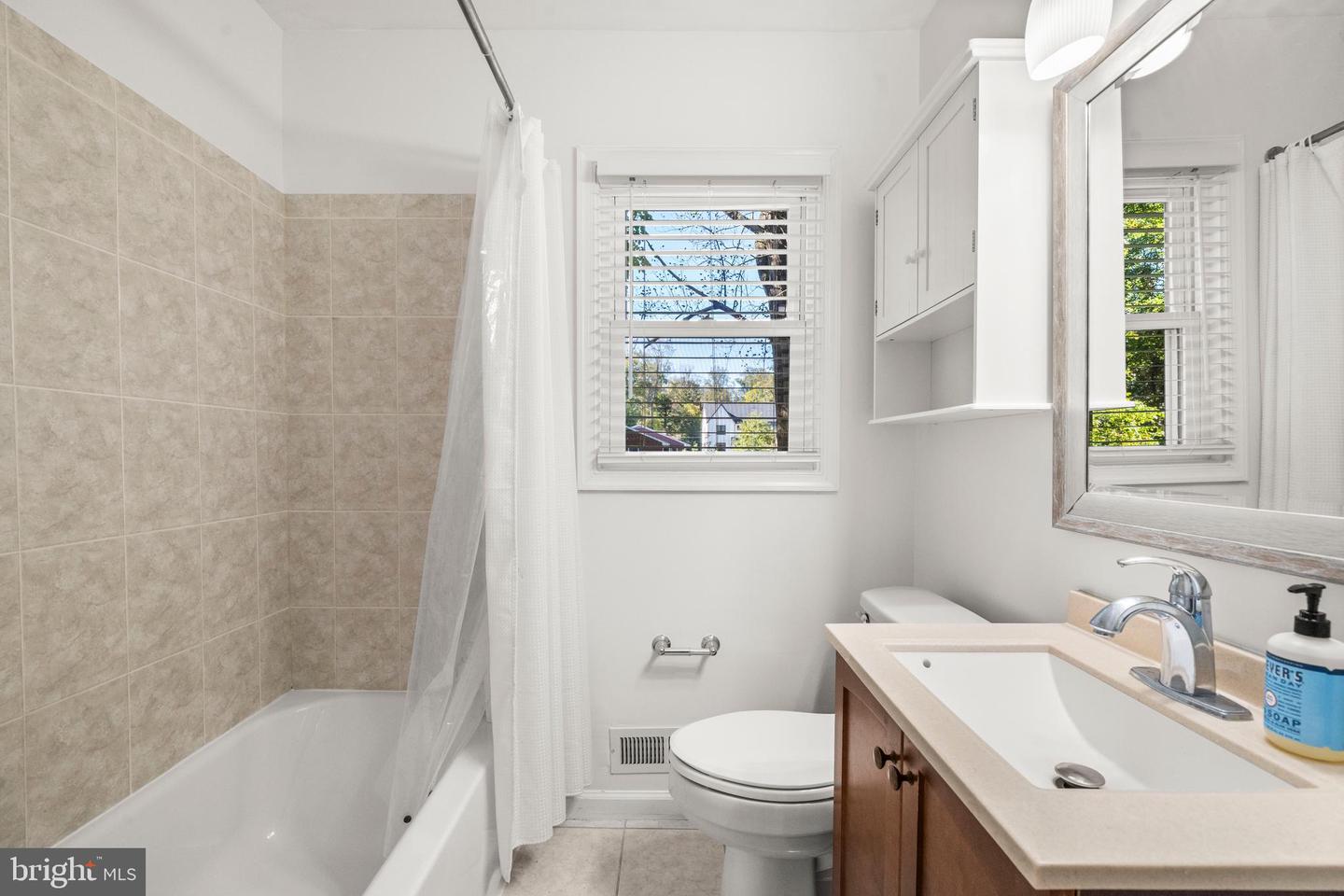 1015 KENNEDY ST, FALLS CHURCH, Virginia 22046, 4 Bedrooms Bedrooms, ,3 BathroomsBathrooms,Residential,For sale,1015 KENNEDY ST,VAFX2272918 MLS # VAFX2272918 1015 KENNEDY ST, FALLS CHURCH, Virginia 22046, 4 Bedrooms Bedrooms, ,3 BathroomsBathrooms,Residential,For sale,1015 KENNEDY ST,VAFX2272918 MLS # VAFX2272918