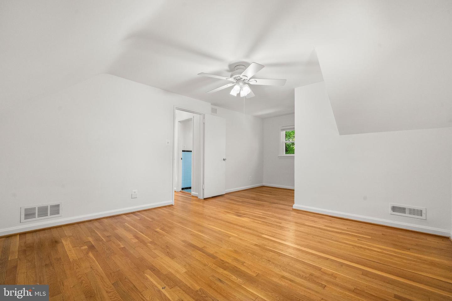 1015 KENNEDY ST, FALLS CHURCH, Virginia 22046, 4 Bedrooms Bedrooms, ,3 BathroomsBathrooms,Residential,For sale,1015 KENNEDY ST,VAFX2272918 MLS # VAFX2272918 1015 KENNEDY ST, FALLS CHURCH, Virginia 22046, 4 Bedrooms Bedrooms, ,3 BathroomsBathrooms,Residential,For sale,1015 KENNEDY ST,VAFX2272918 MLS # VAFX2272918