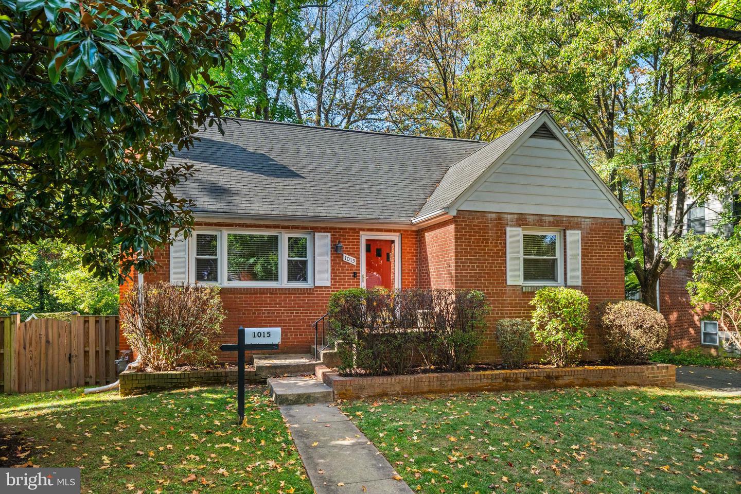 1015 KENNEDY ST, FALLS CHURCH, Virginia 22046, 4 Bedrooms Bedrooms, ,3 BathroomsBathrooms,Residential,For sale,1015 KENNEDY ST,VAFX2272918 MLS # VAFX2272918 1015 KENNEDY ST, FALLS CHURCH, Virginia 22046, 4 Bedrooms Bedrooms, ,3 BathroomsBathrooms,Residential,For sale,1015 KENNEDY ST,VAFX2272918 MLS # VAFX2272918