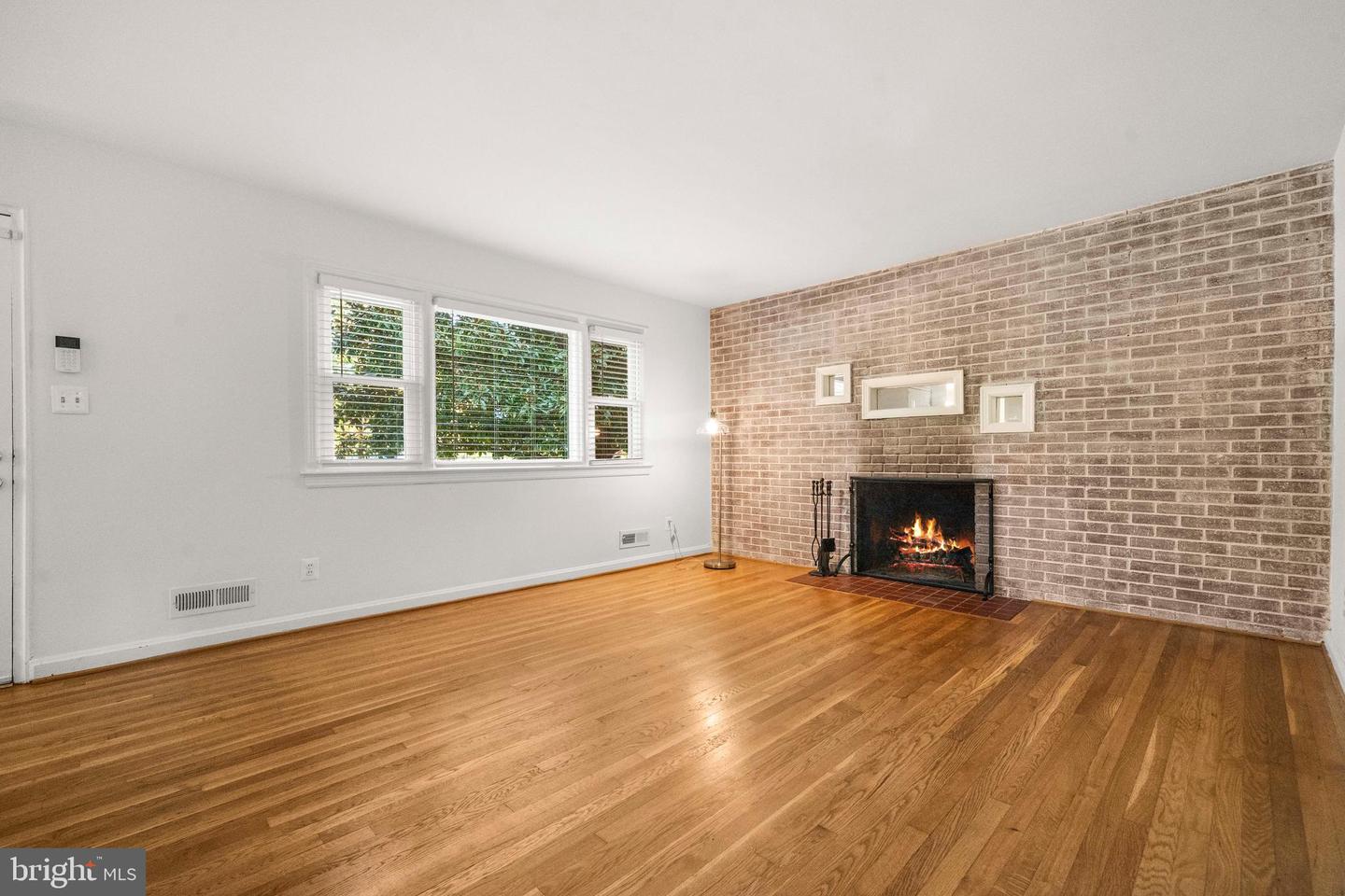 1015 KENNEDY ST, FALLS CHURCH, Virginia 22046, 4 Bedrooms Bedrooms, ,3 BathroomsBathrooms,Residential,For sale,1015 KENNEDY ST,VAFX2272918 MLS # VAFX2272918 1015 KENNEDY ST, FALLS CHURCH, Virginia 22046, 4 Bedrooms Bedrooms, ,3 BathroomsBathrooms,Residential,For sale,1015 KENNEDY ST,VAFX2272918 MLS # VAFX2272918