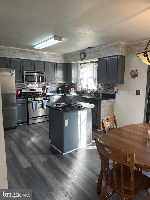 123 ETNAM ST, WINCHESTER, Virginia 22602, 4 Bedrooms Bedrooms, ,2 BathroomsBathrooms,Residential,For sale,123 ETNAM ST,VAFV2037238 MLS # VAFV2037238 123 ETNAM ST, WINCHESTER, Virginia 22602, 4 Bedrooms Bedrooms, ,2 BathroomsBathrooms,Residential,For sale,123 ETNAM ST,VAFV2037238 MLS # VAFV2037238