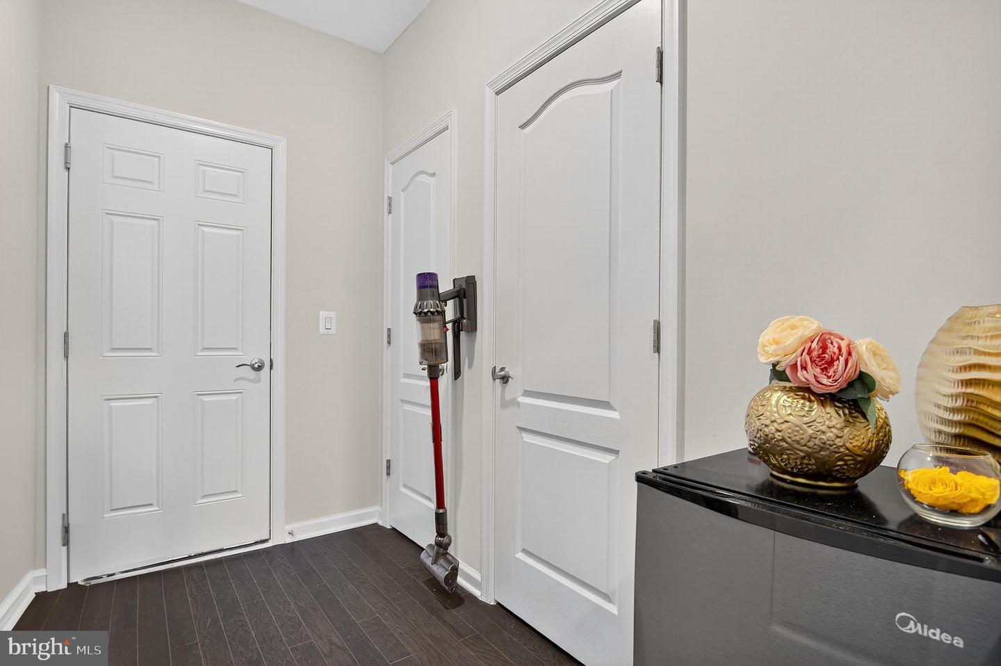 3055 ALAN SHEPARD ST, HERNDON, Virginia 20171, 4 Bedrooms Bedrooms, ,3 BathroomsBathrooms,Residential,For sale,3055 ALAN SHEPARD ST,VAFX2273012 MLS # VAFX2273012