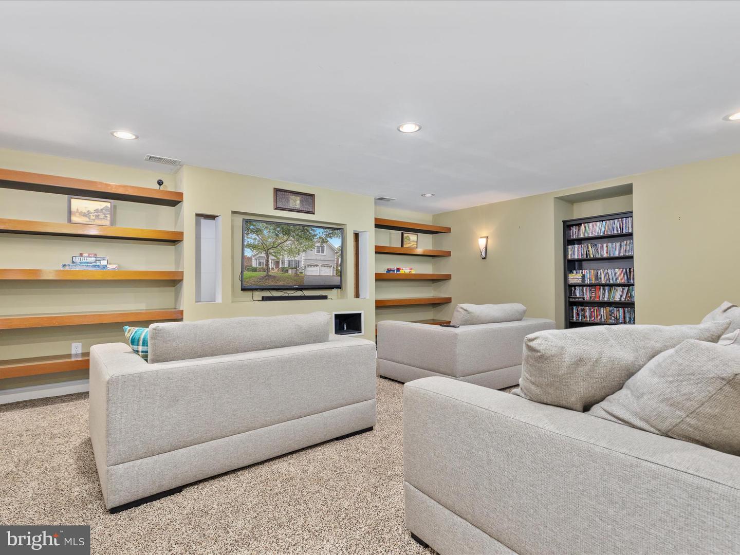 15086 SYCAMORE HILLS PL, HAYMARKET, Virginia 20169, 5 Bedrooms Bedrooms, ,4 BathroomsBathrooms,Residential,For sale,15086 SYCAMORE HILLS PL,VAPW2105554 MLS # VAPW2105554 15086 SYCAMORE HILLS PL, HAYMARKET, Virginia 20169, 5 Bedrooms Bedrooms, ,4 BathroomsBathrooms,Residential,For sale,15086 SYCAMORE HILLS PL,VAPW2105554 MLS # VAPW2105554