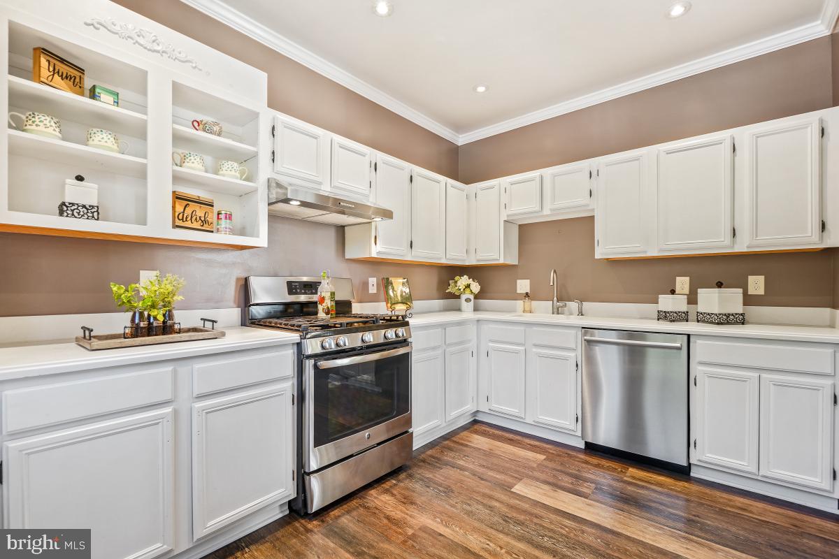 46622 DRYSDALE TER #100, POTOMAC FALLS, Virginia 20165, 2 Bedrooms Bedrooms, ,2 BathroomsBathrooms,Residential,For sale,46622 DRYSDALE TER #100,VALO2108432 MLS # VALO2108432