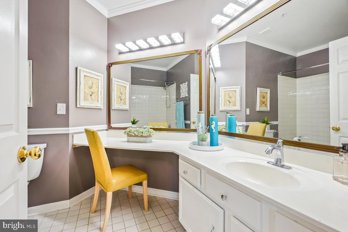 46622 DRYSDALE TER #100, POTOMAC FALLS, Virginia 20165, 2 Bedrooms Bedrooms, ,2 BathroomsBathrooms,Residential,For sale,46622 DRYSDALE TER #100,VALO2108432 MLS # VALO2108432