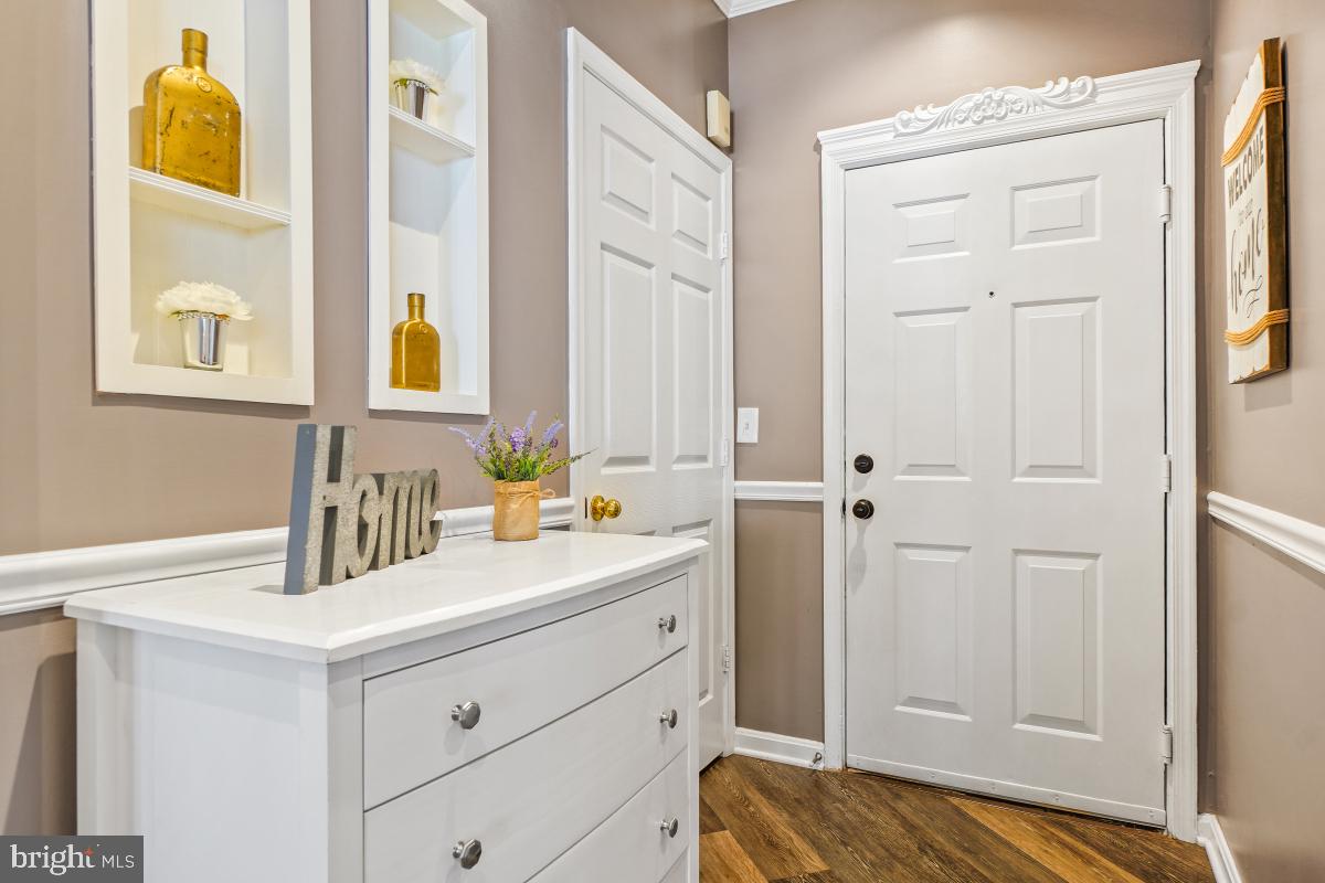 46622 DRYSDALE TER #100, POTOMAC FALLS, Virginia 20165, 2 Bedrooms Bedrooms, ,2 BathroomsBathrooms,Residential,For sale,46622 DRYSDALE TER #100,VALO2108432 MLS # VALO2108432