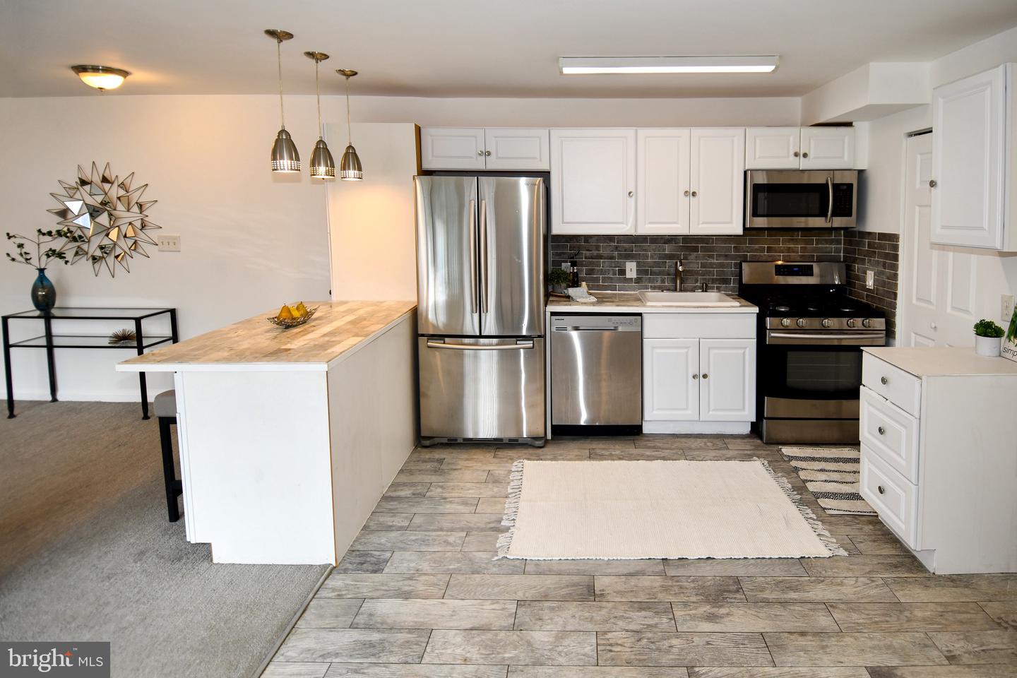 7328 LEE HWY #102, FALLS CHURCH, Virginia 22046, 1 Bedroom Bedrooms, ,1 BathroomBathrooms,Residential,For sale,7328 LEE HWY #102,VAFX2273364 MLS # VAFX2273364