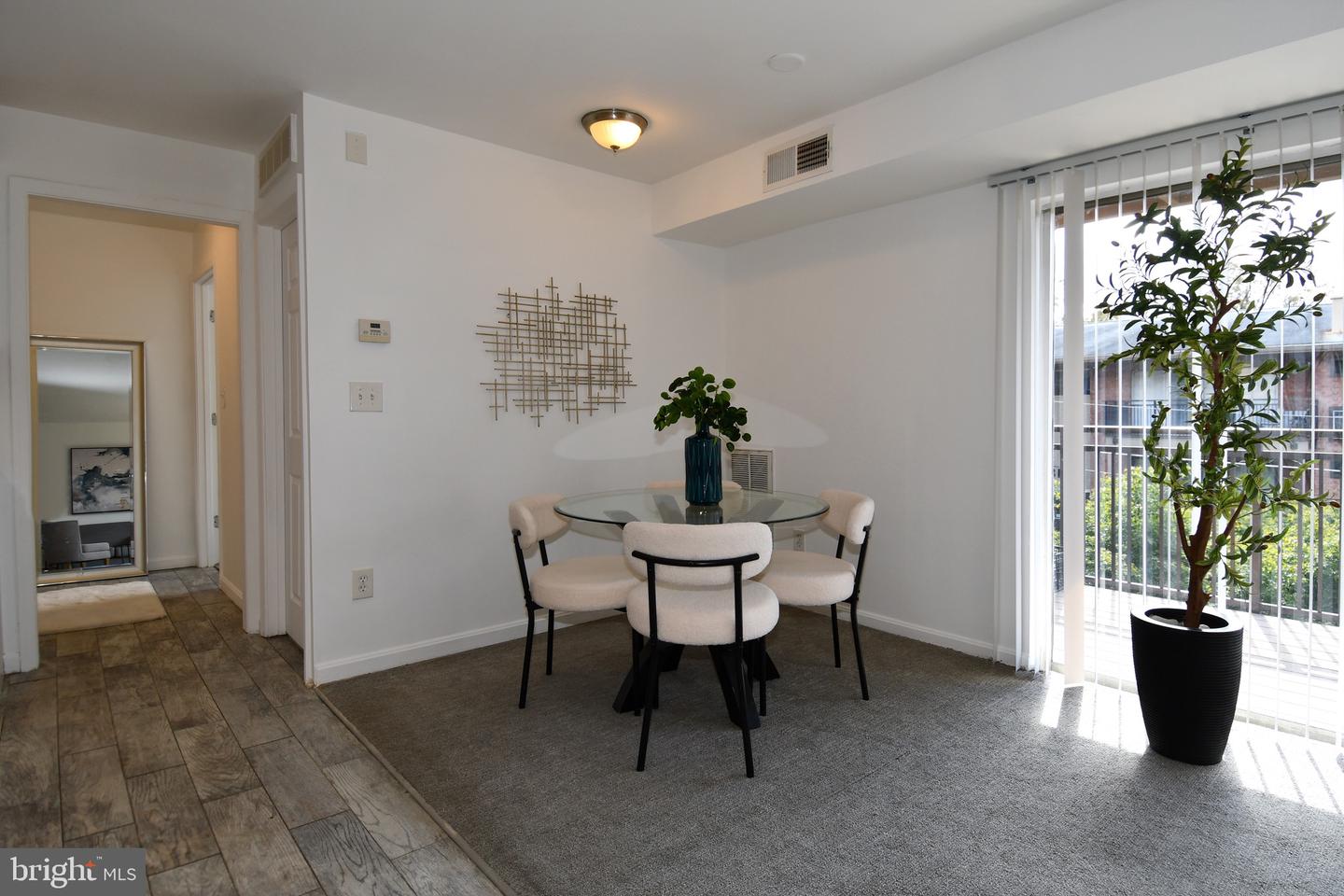 7328 LEE HWY #102, FALLS CHURCH, Virginia 22046, 1 Bedroom Bedrooms, ,1 BathroomBathrooms,Residential,For sale,7328 LEE HWY #102,VAFX2273364 MLS # VAFX2273364