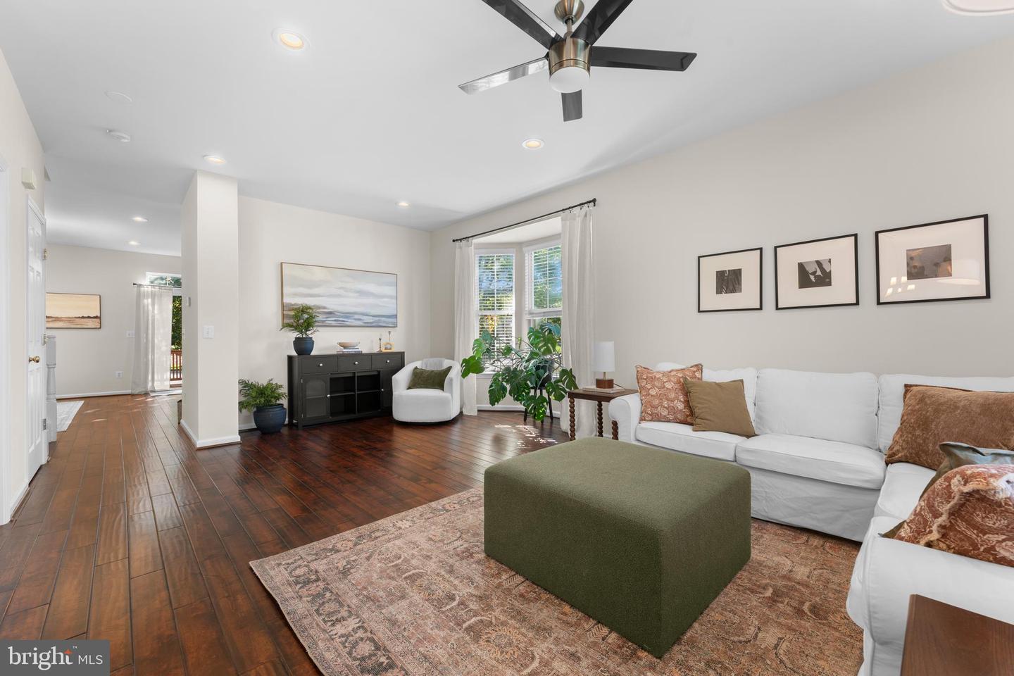 4133 GROVER GLEN CT, FAIRFAX, Virginia 22030, 4 Bedrooms Bedrooms, ,3 BathroomsBathrooms,Residential,For sale,4133 GROVER GLEN CT,VAFX2273370 MLS # VAFX2273370