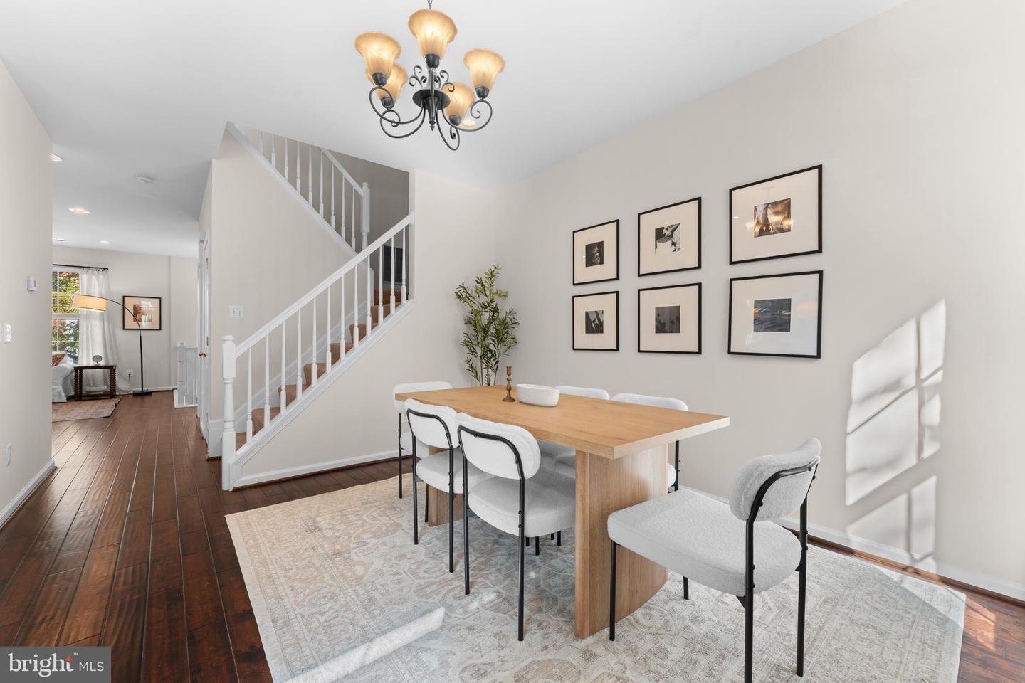 4133 GROVER GLEN CT, FAIRFAX, Virginia 22030, 4 Bedrooms Bedrooms, ,3 BathroomsBathrooms,Residential,For sale,4133 GROVER GLEN CT,VAFX2273370 MLS # VAFX2273370