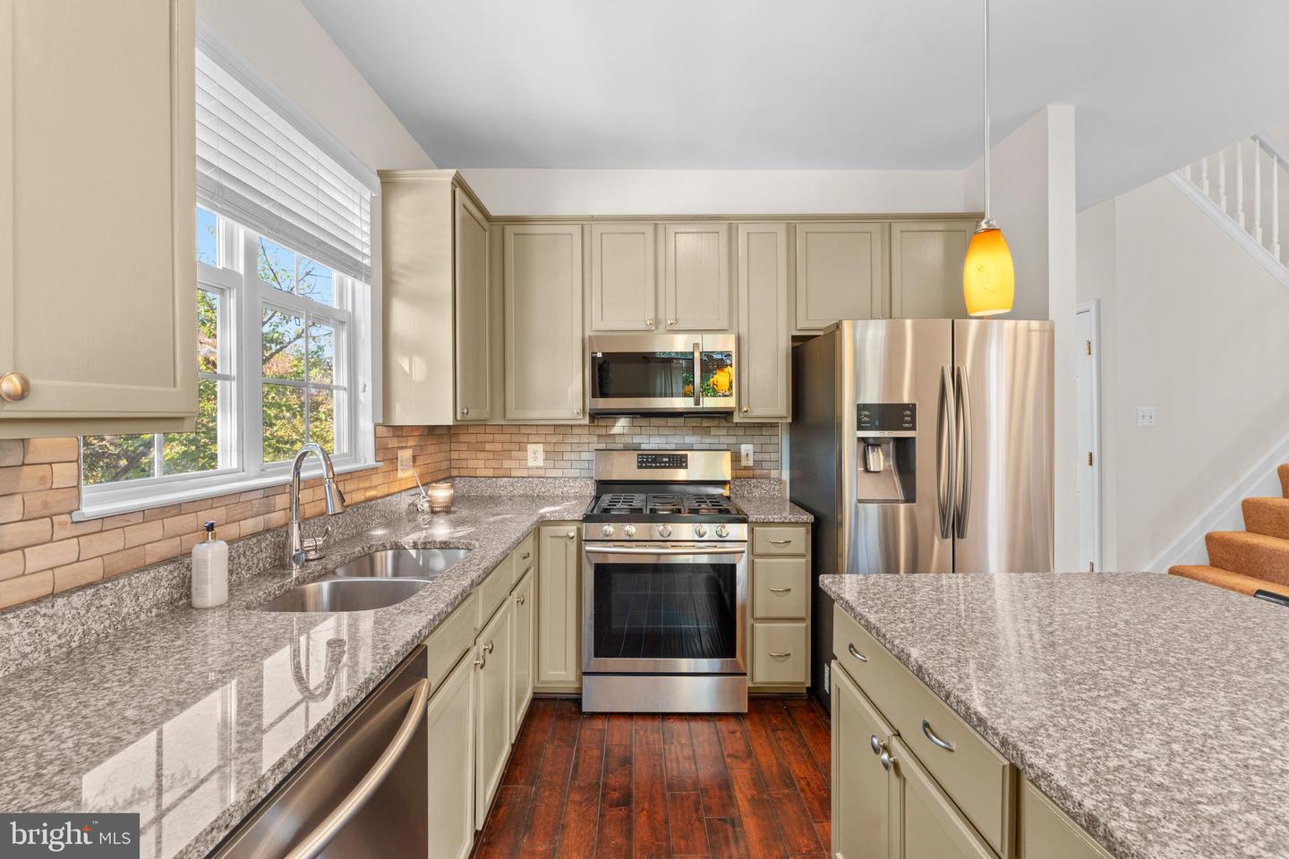 4133 GROVER GLEN CT, FAIRFAX, Virginia 22030, 4 Bedrooms Bedrooms, ,3 BathroomsBathrooms,Residential,For sale,4133 GROVER GLEN CT,VAFX2273370 MLS # VAFX2273370