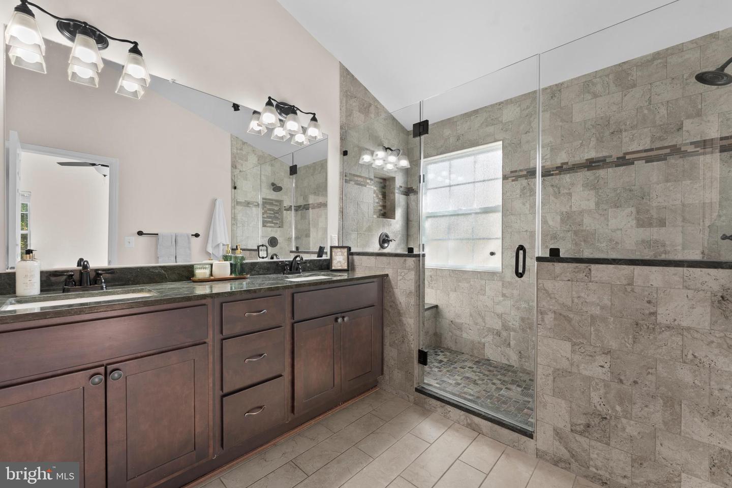 4133 GROVER GLEN CT, FAIRFAX, Virginia 22030, 4 Bedrooms Bedrooms, ,3 BathroomsBathrooms,Residential,For sale,4133 GROVER GLEN CT,VAFX2273370 MLS # VAFX2273370