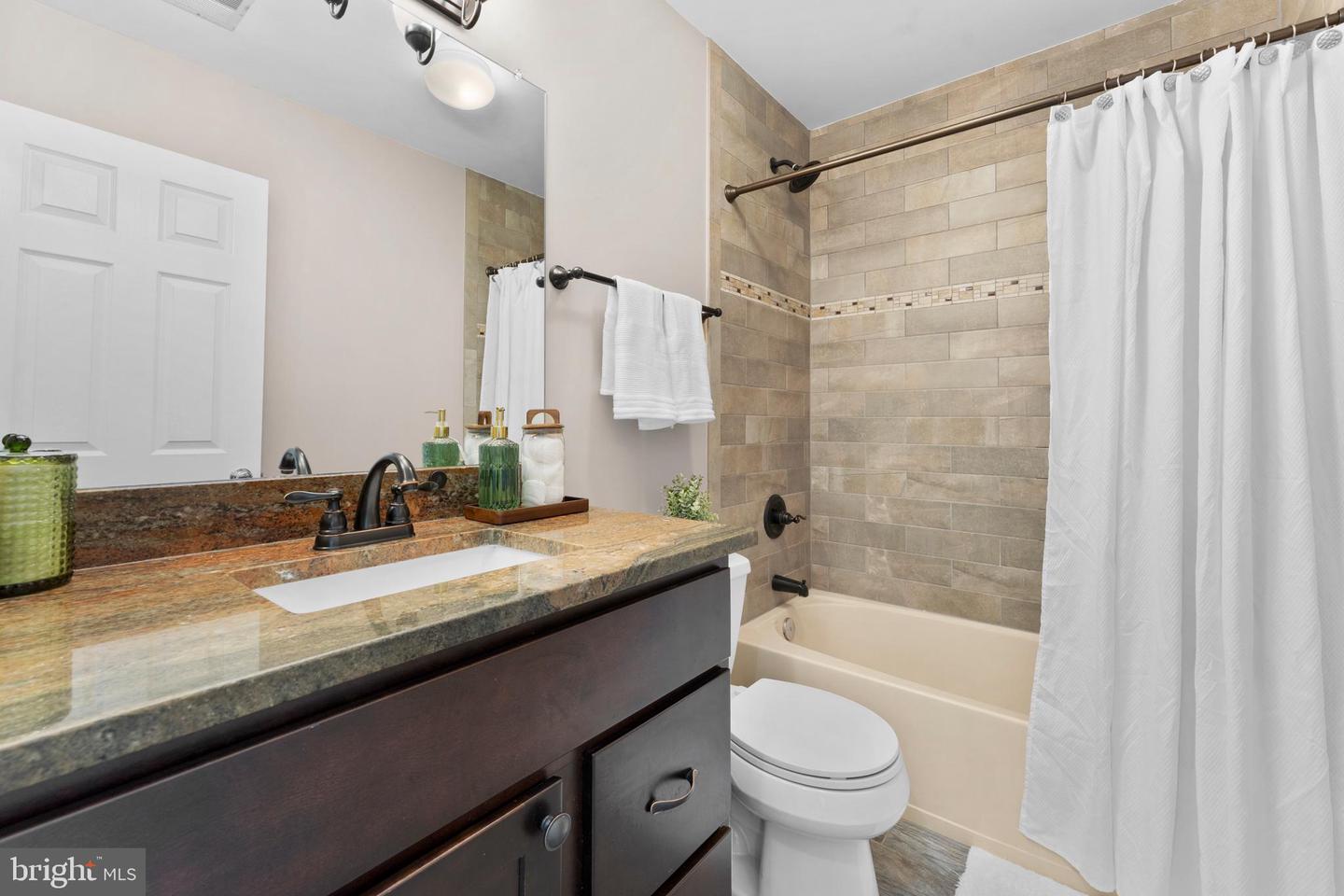 4133 GROVER GLEN CT, FAIRFAX, Virginia 22030, 4 Bedrooms Bedrooms, ,3 BathroomsBathrooms,Residential,For sale,4133 GROVER GLEN CT,VAFX2273370 MLS # VAFX2273370