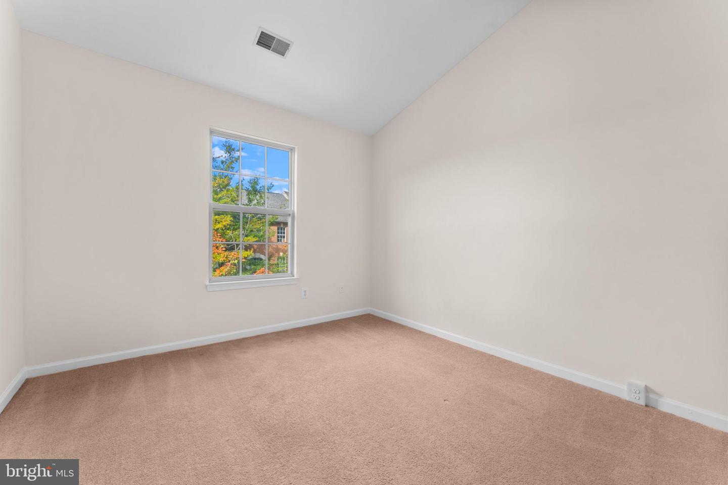 4133 GROVER GLEN CT, FAIRFAX, Virginia 22030, 4 Bedrooms Bedrooms, ,3 BathroomsBathrooms,Residential,For sale,4133 GROVER GLEN CT,VAFX2273370 MLS # VAFX2273370