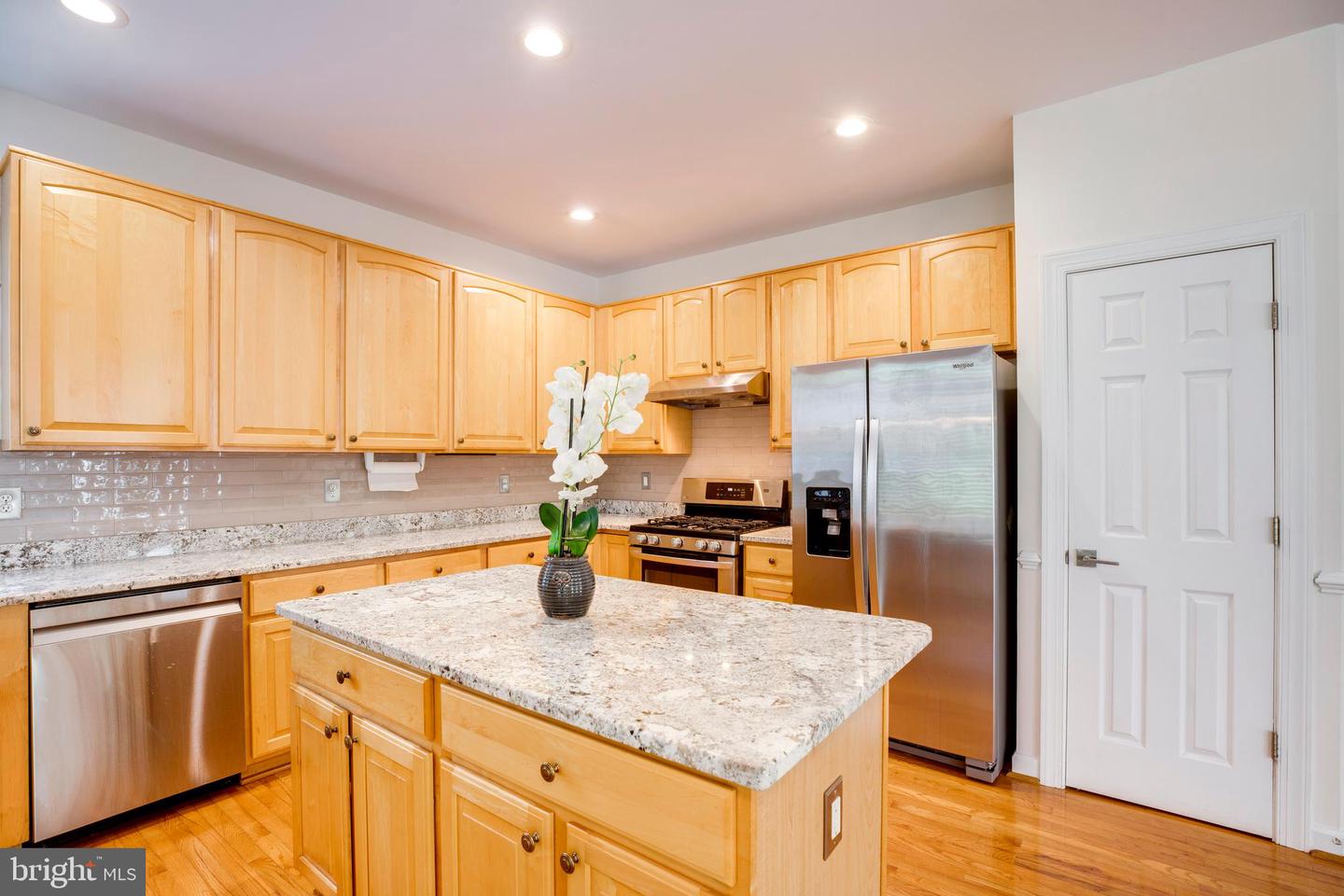 3814 HIGHLAND OAKS DR, FAIRFAX, Virginia 22033, 5 Bedrooms Bedrooms, ,3 BathroomsBathrooms,Residential,For sale,3814 HIGHLAND OAKS DR,VAFX2273380 MLS # VAFX2273380