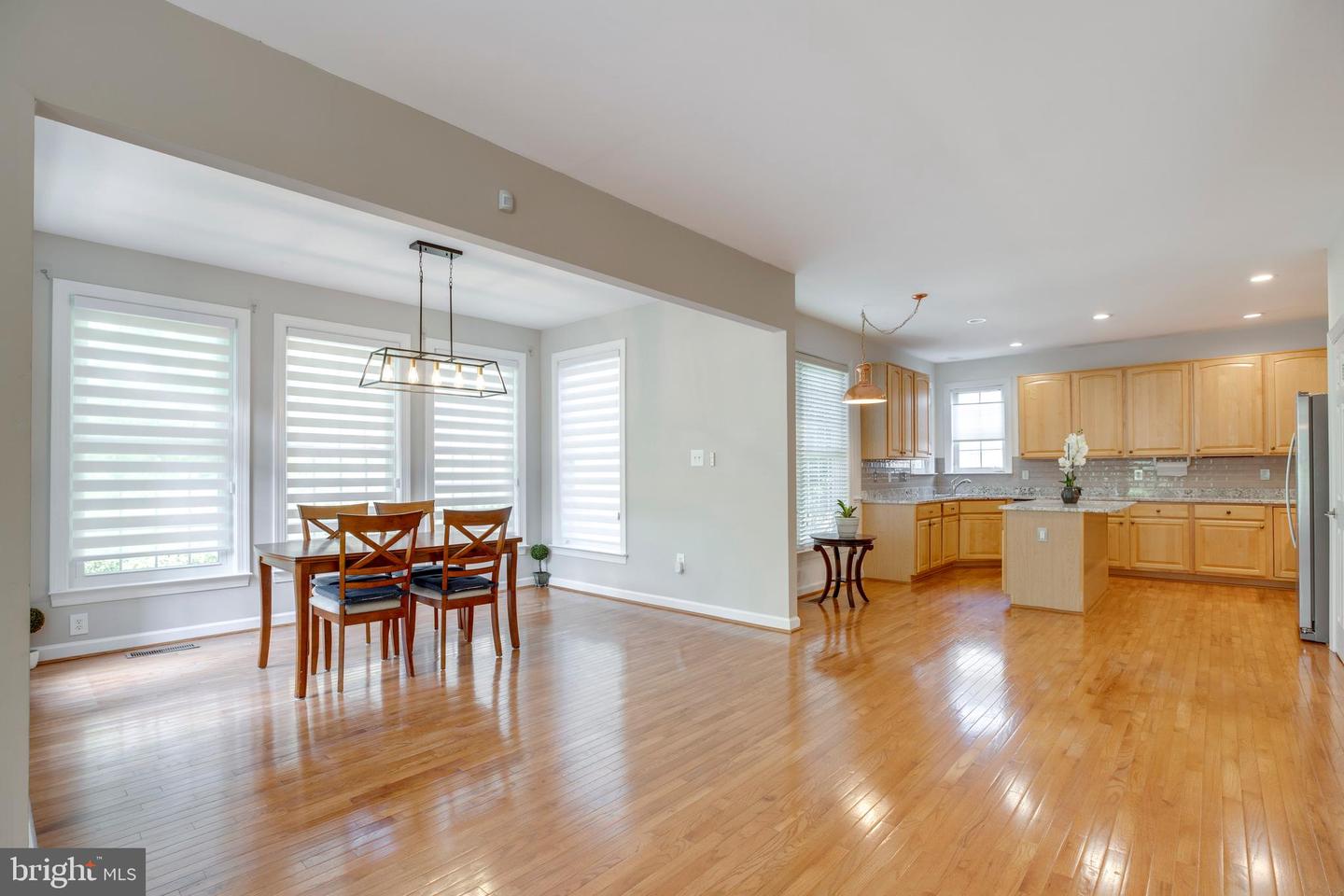 3814 HIGHLAND OAKS DR, FAIRFAX, Virginia 22033, 5 Bedrooms Bedrooms, ,3 BathroomsBathrooms,Residential,For sale,3814 HIGHLAND OAKS DR,VAFX2273380 MLS # VAFX2273380