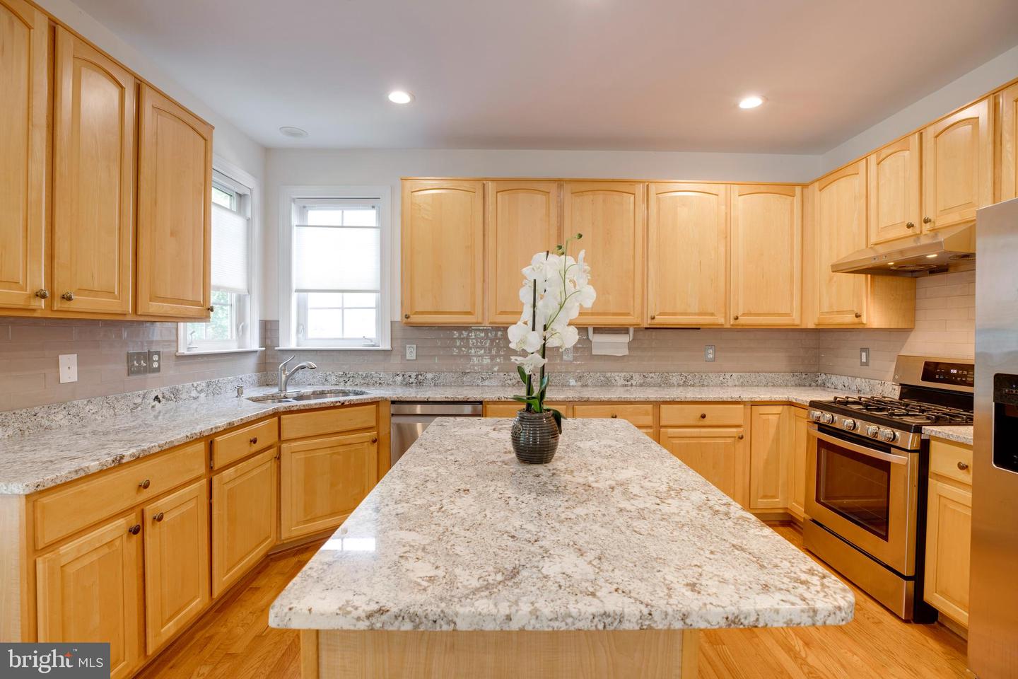 3814 HIGHLAND OAKS DR, FAIRFAX, Virginia 22033, 5 Bedrooms Bedrooms, ,3 BathroomsBathrooms,Residential,For sale,3814 HIGHLAND OAKS DR,VAFX2273380 MLS # VAFX2273380