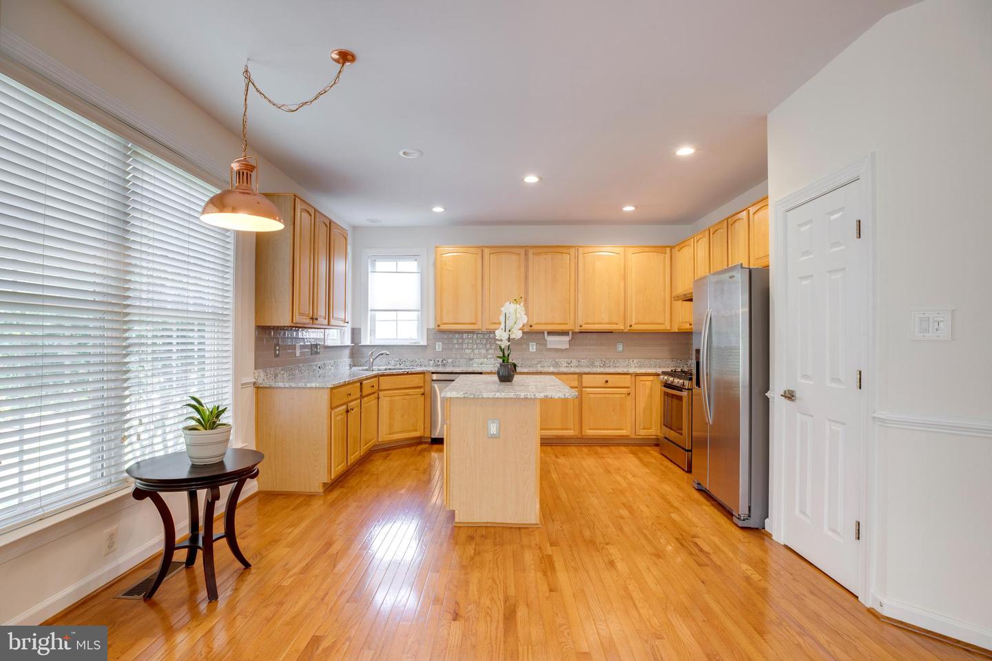3814 HIGHLAND OAKS DR, FAIRFAX, Virginia 22033, 5 Bedrooms Bedrooms, ,3 BathroomsBathrooms,Residential,For sale,3814 HIGHLAND OAKS DR,VAFX2273380 MLS # VAFX2273380