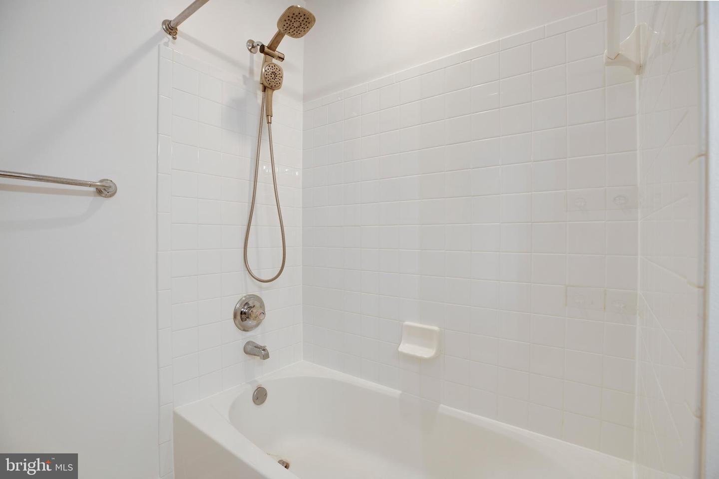 3814 HIGHLAND OAKS DR, FAIRFAX, Virginia 22033, 5 Bedrooms Bedrooms, ,3 BathroomsBathrooms,Residential,For sale,3814 HIGHLAND OAKS DR,VAFX2273380 MLS # VAFX2273380