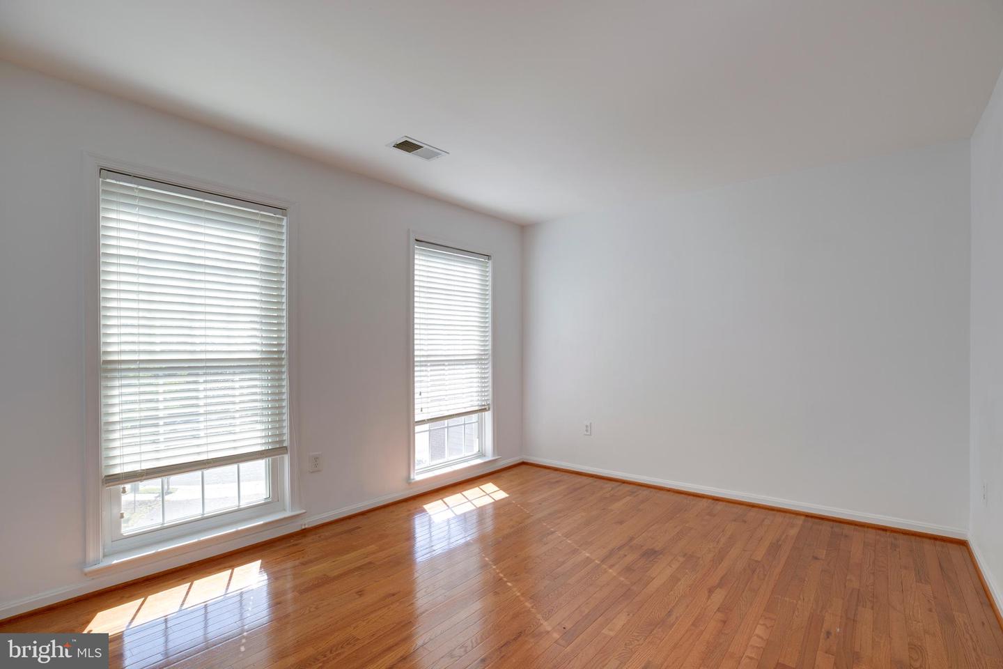 3814 HIGHLAND OAKS DR, FAIRFAX, Virginia 22033, 5 Bedrooms Bedrooms, ,3 BathroomsBathrooms,Residential,For sale,3814 HIGHLAND OAKS DR,VAFX2273380 MLS # VAFX2273380