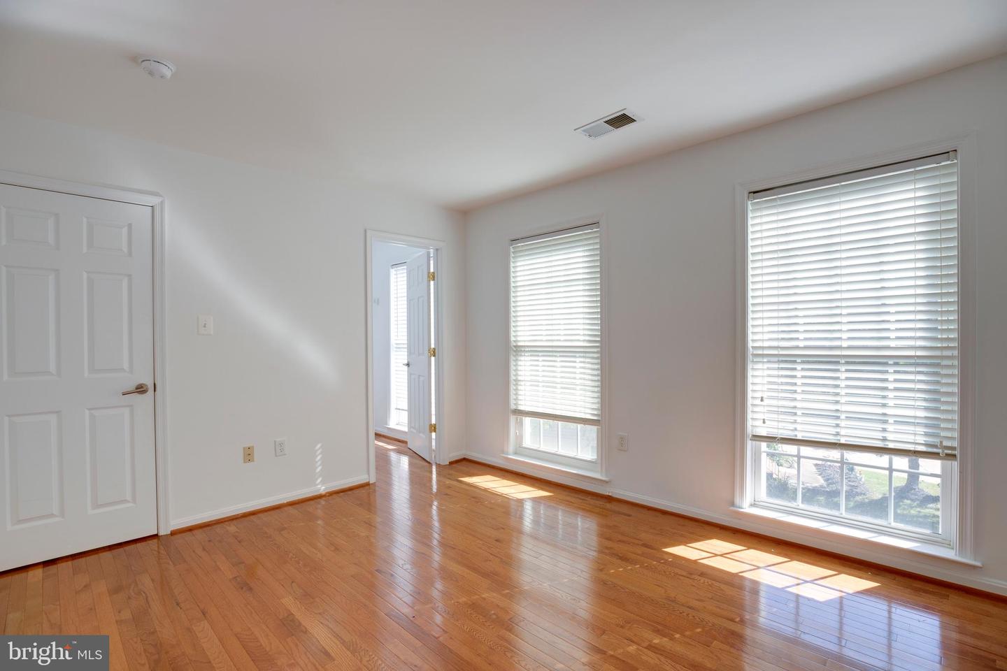 3814 HIGHLAND OAKS DR, FAIRFAX, Virginia 22033, 5 Bedrooms Bedrooms, ,3 BathroomsBathrooms,Residential,For sale,3814 HIGHLAND OAKS DR,VAFX2273380 MLS # VAFX2273380