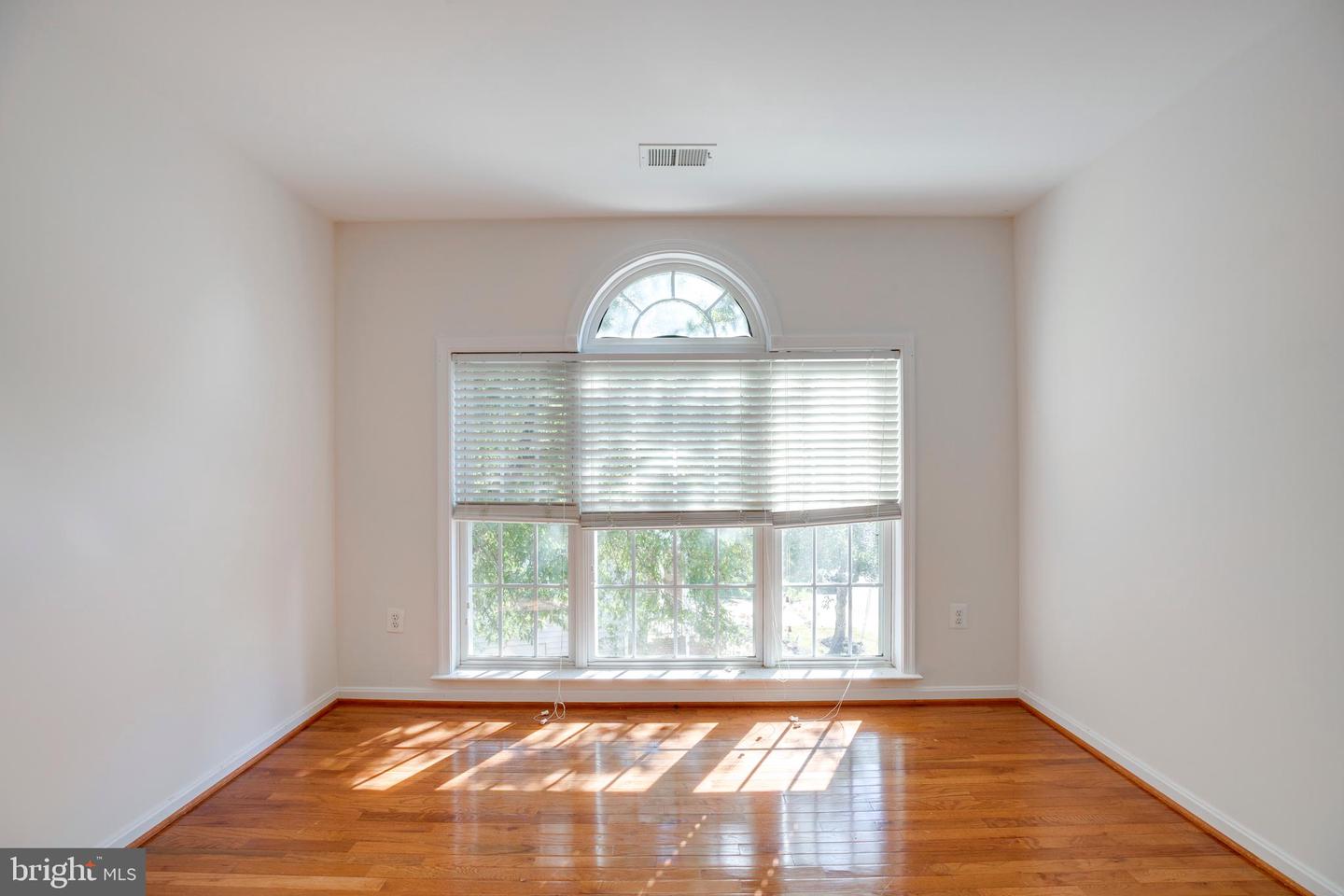 3814 HIGHLAND OAKS DR, FAIRFAX, Virginia 22033, 5 Bedrooms Bedrooms, ,3 BathroomsBathrooms,Residential,For sale,3814 HIGHLAND OAKS DR,VAFX2273380 MLS # VAFX2273380