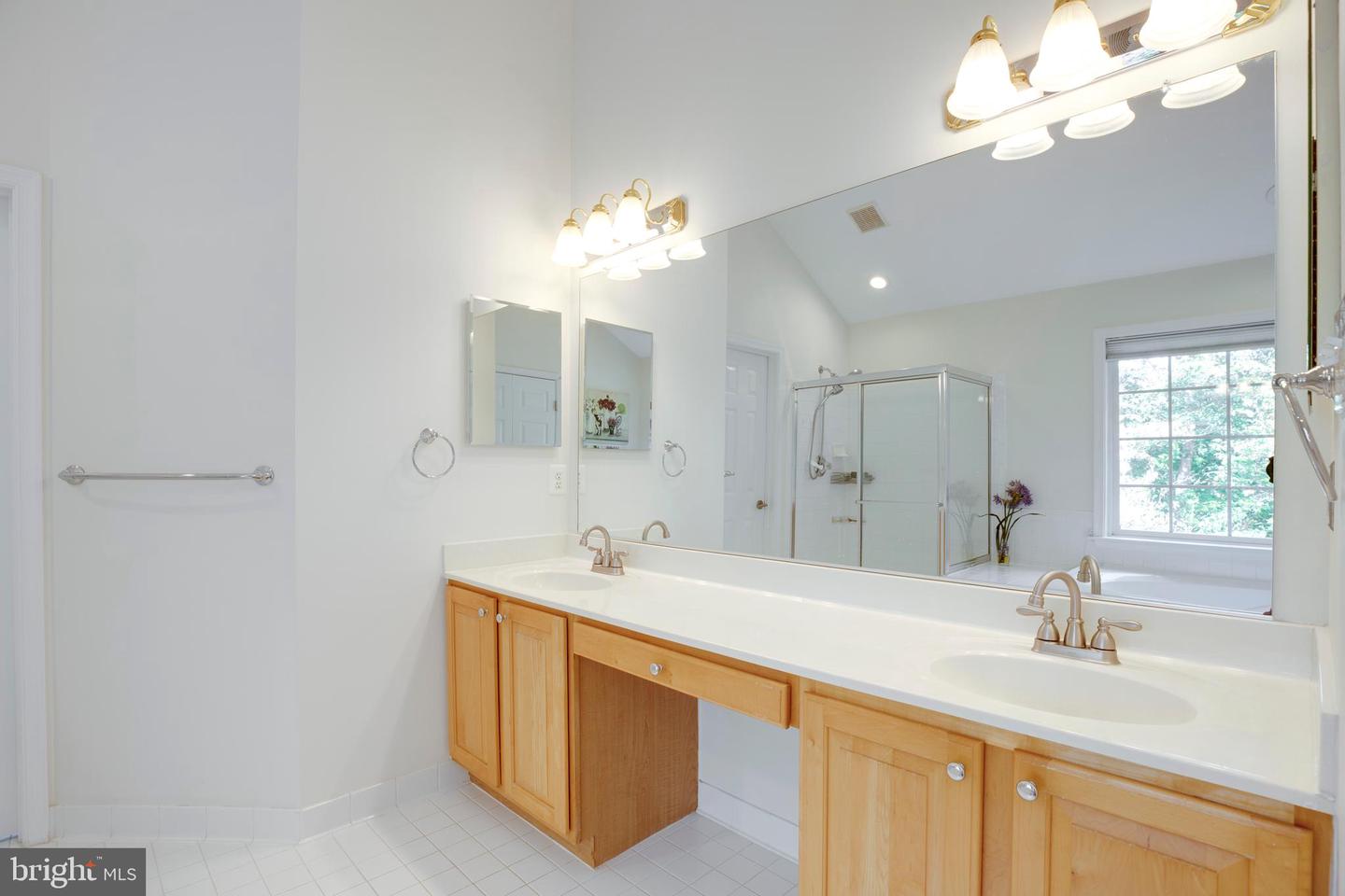 3814 HIGHLAND OAKS DR, FAIRFAX, Virginia 22033, 5 Bedrooms Bedrooms, ,3 BathroomsBathrooms,Residential,For sale,3814 HIGHLAND OAKS DR,VAFX2273380 MLS # VAFX2273380