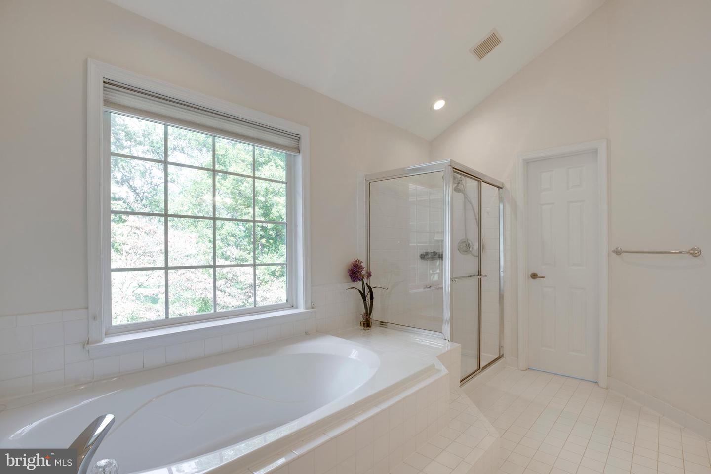 3814 HIGHLAND OAKS DR, FAIRFAX, Virginia 22033, 5 Bedrooms Bedrooms, ,3 BathroomsBathrooms,Residential,For sale,3814 HIGHLAND OAKS DR,VAFX2273380 MLS # VAFX2273380