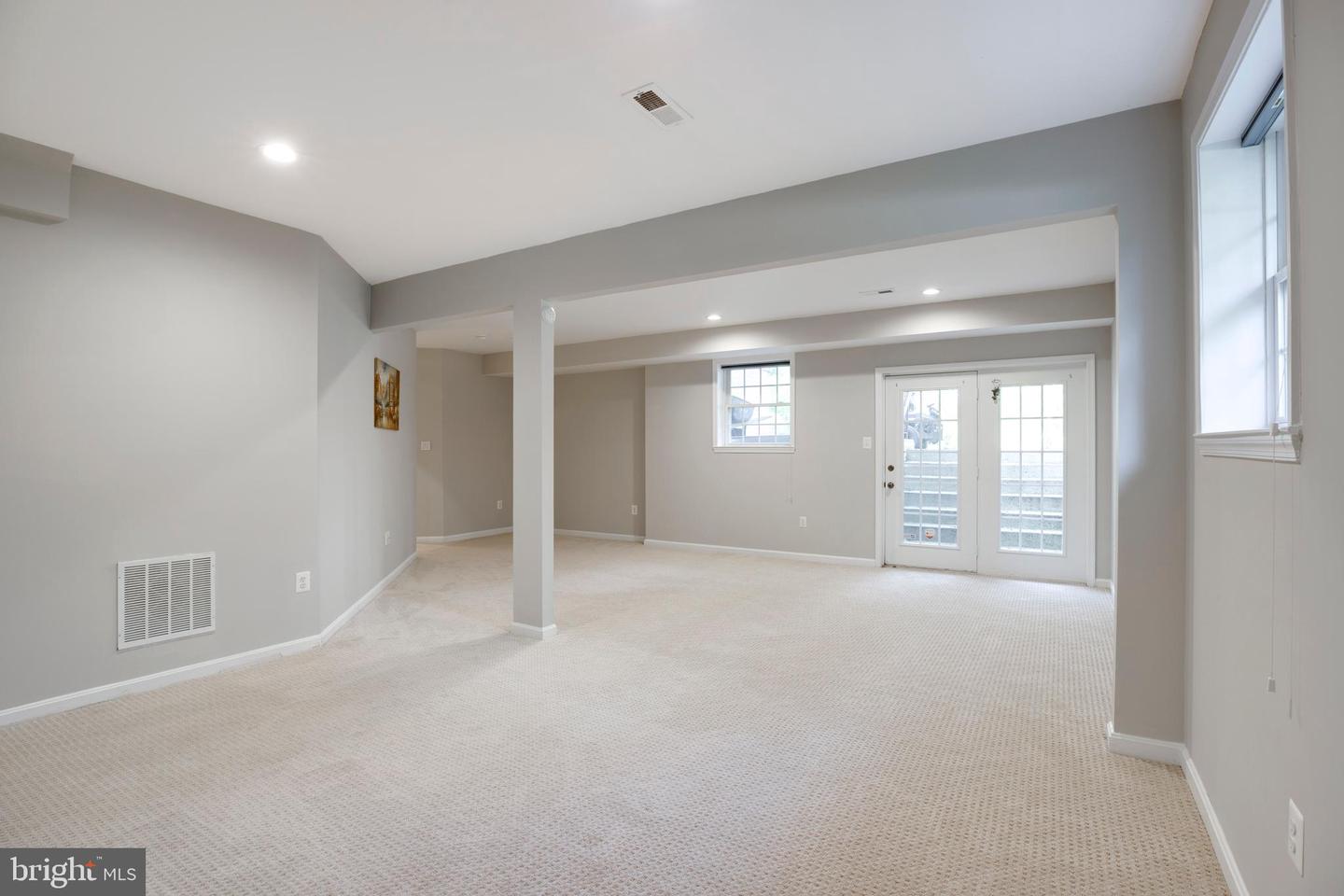 3814 HIGHLAND OAKS DR, FAIRFAX, Virginia 22033, 5 Bedrooms Bedrooms, ,3 BathroomsBathrooms,Residential,For sale,3814 HIGHLAND OAKS DR,VAFX2273380 MLS # VAFX2273380