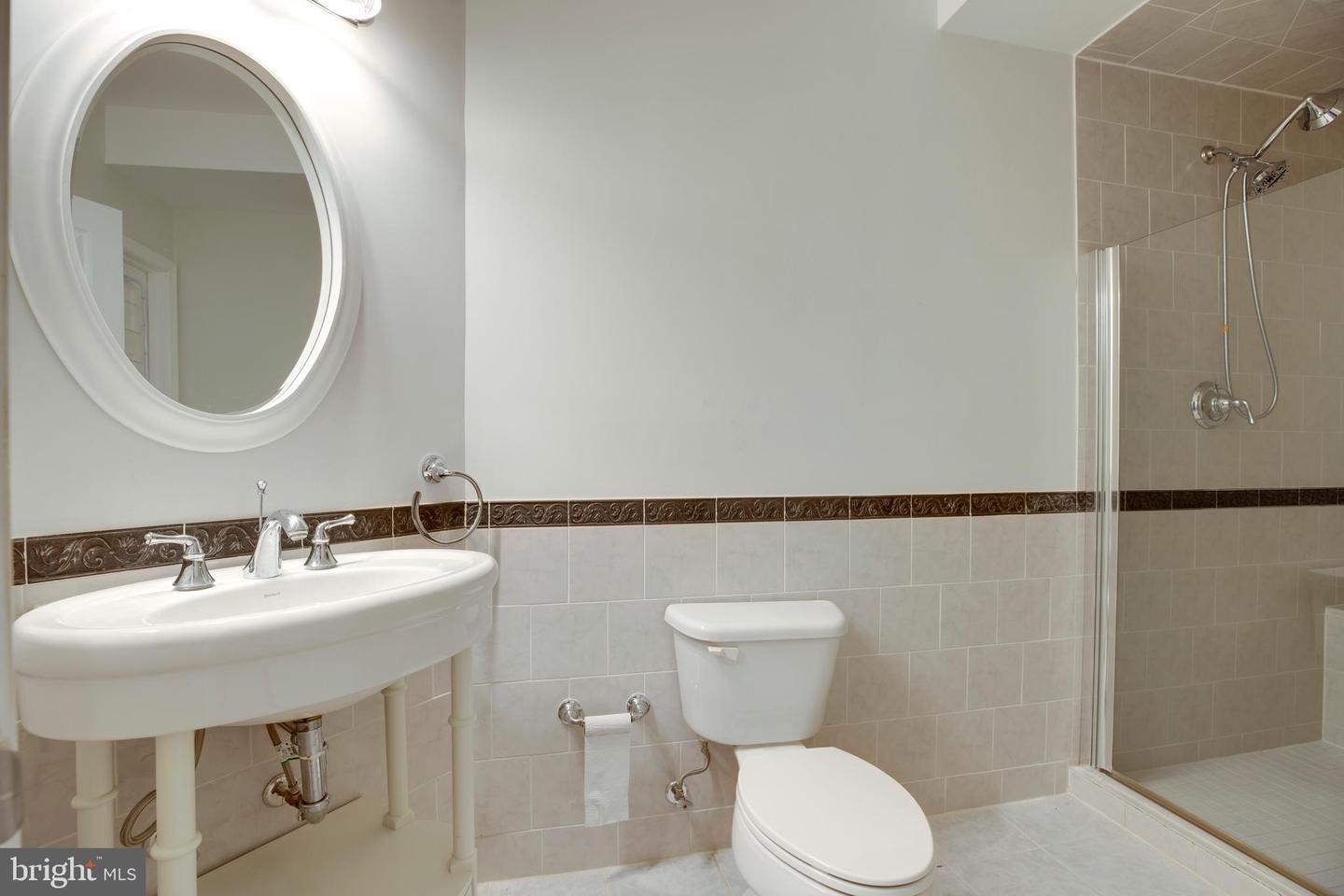 3814 HIGHLAND OAKS DR, FAIRFAX, Virginia 22033, 5 Bedrooms Bedrooms, ,3 BathroomsBathrooms,Residential,For sale,3814 HIGHLAND OAKS DR,VAFX2273380 MLS # VAFX2273380