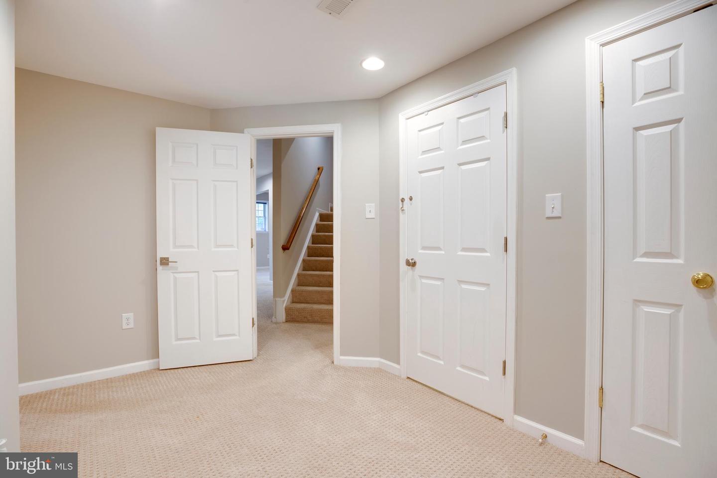 3814 HIGHLAND OAKS DR, FAIRFAX, Virginia 22033, 5 Bedrooms Bedrooms, ,3 BathroomsBathrooms,Residential,For sale,3814 HIGHLAND OAKS DR,VAFX2273380 MLS # VAFX2273380