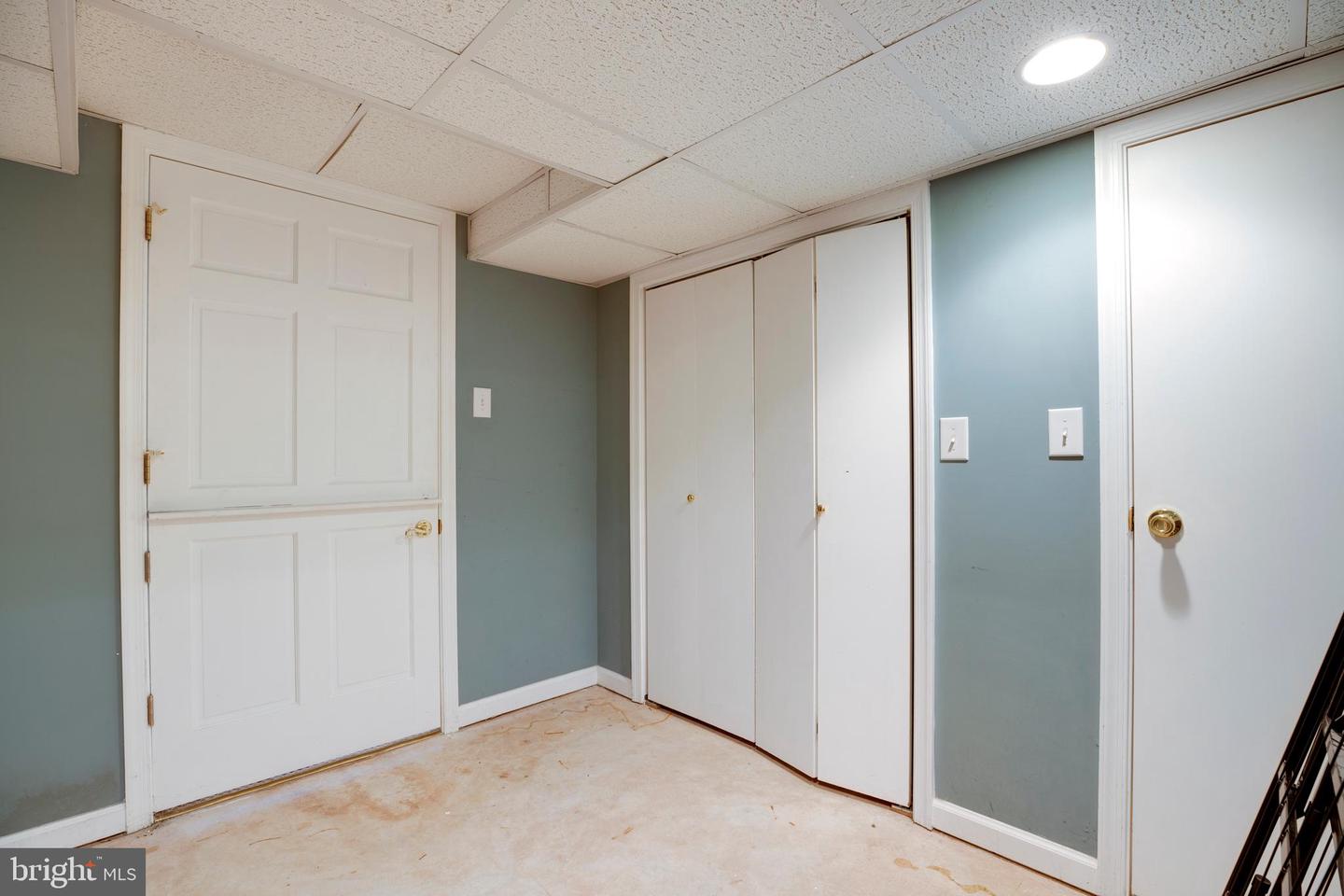 3814 HIGHLAND OAKS DR, FAIRFAX, Virginia 22033, 5 Bedrooms Bedrooms, ,3 BathroomsBathrooms,Residential,For sale,3814 HIGHLAND OAKS DR,VAFX2273380 MLS # VAFX2273380