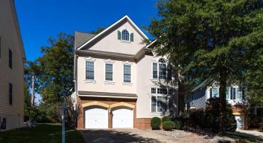 3814 HIGHLAND OAKS DR, FAIRFAX, Virginia 22033, 5 Bedrooms Bedrooms, ,3 BathroomsBathrooms,Residential,For sale,3814 HIGHLAND OAKS DR,VAFX2273380 MLS # VAFX2273380