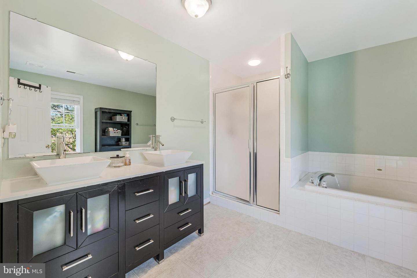 124 OLD MILL LN, WARRENTON, Virginia 20186, 3 Bedrooms Bedrooms, ,2 BathroomsBathrooms,Residential,For sale,124 OLD MILL LN,VAFQ2019328 MLS # VAFQ2019328