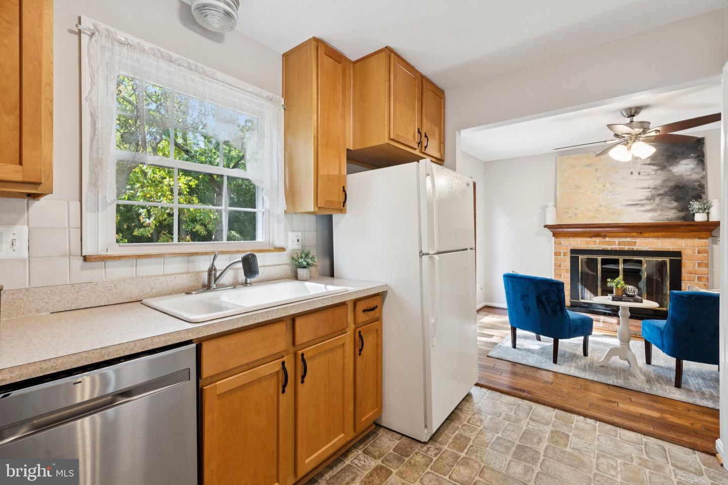 717 CAMPBELL WAY, HERNDON, Virginia 20170, 4 Bedrooms Bedrooms, ,3 BathroomsBathrooms,Residential,For sale,717 CAMPBELL WAY,VAFX2273412 MLS # VAFX2273412