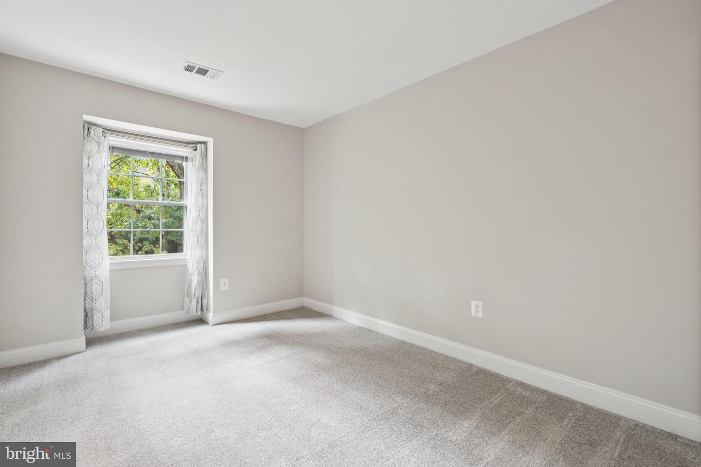 717 CAMPBELL WAY, HERNDON, Virginia 20170, 4 Bedrooms Bedrooms, ,3 BathroomsBathrooms,Residential,For sale,717 CAMPBELL WAY,VAFX2273412 MLS # VAFX2273412