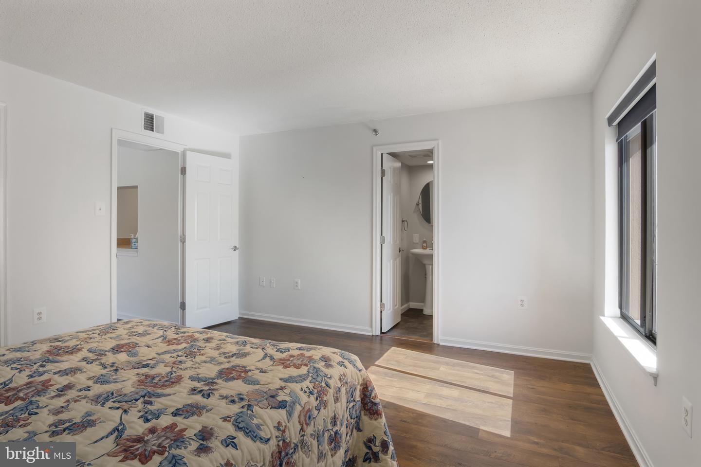 1301 N COURTHOUSE RD #1401, ARLINGTON, Virginia 22201, 2 Bedrooms Bedrooms, 4 Rooms Rooms,2 BathroomsBathrooms,Residential,For sale,1301 N COURTHOUSE RD #1401,VAAR2064702 MLS # VAAR2064702