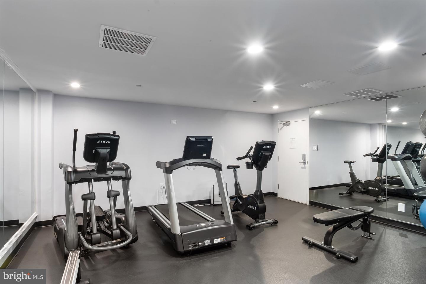 1301 N COURTHOUSE RD #1401, ARLINGTON, Virginia 22201, 2 Bedrooms Bedrooms, 4 Rooms Rooms,2 BathroomsBathrooms,Residential,For sale,1301 N COURTHOUSE RD #1401,VAAR2064702 MLS # VAAR2064702