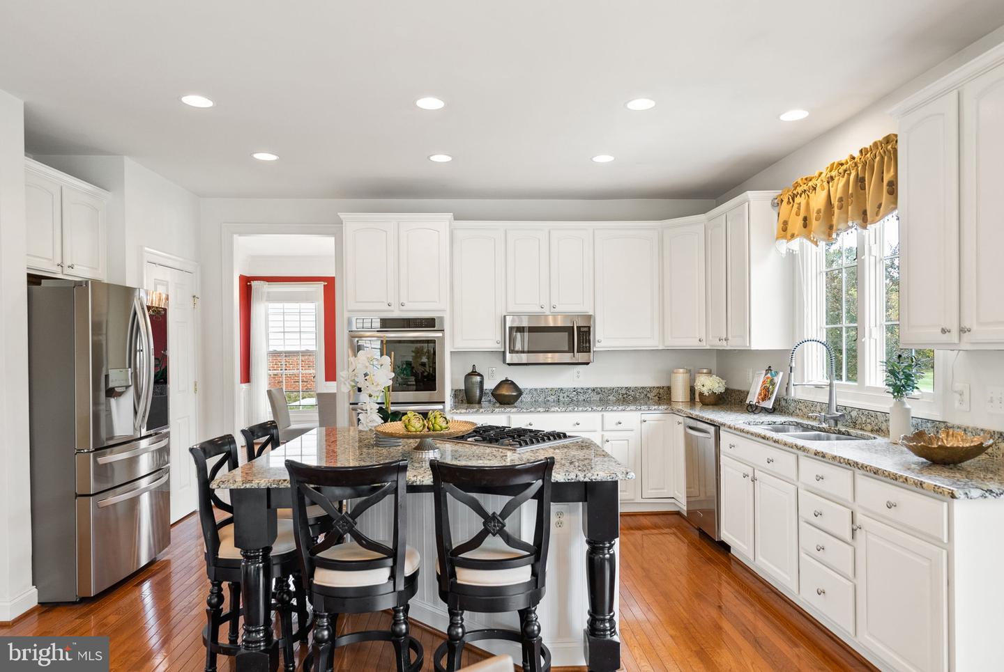5421 SHERMAN OAKS CT, HAYMARKET, Virginia 20169, 5 Bedrooms Bedrooms, 24 Rooms Rooms,4 BathroomsBathrooms,Residential,For sale,5421 SHERMAN OAKS CT,VAPW2105668 MLS # VAPW2105668