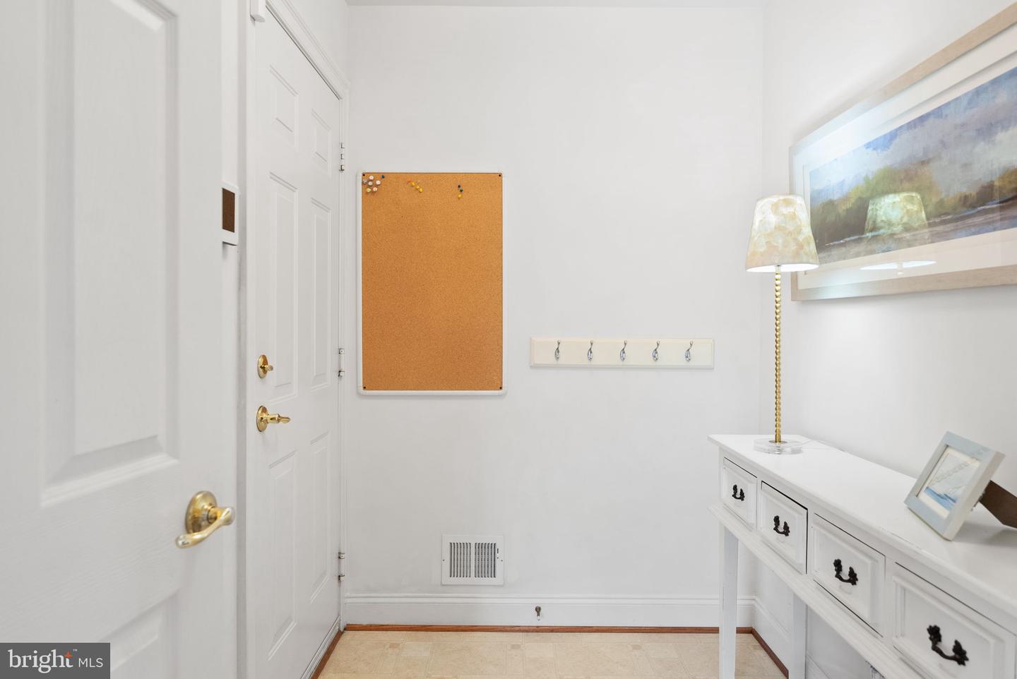 5421 SHERMAN OAKS CT, HAYMARKET, Virginia 20169, 5 Bedrooms Bedrooms, 24 Rooms Rooms,4 BathroomsBathrooms,Residential,For sale,5421 SHERMAN OAKS CT,VAPW2105668 MLS # VAPW2105668