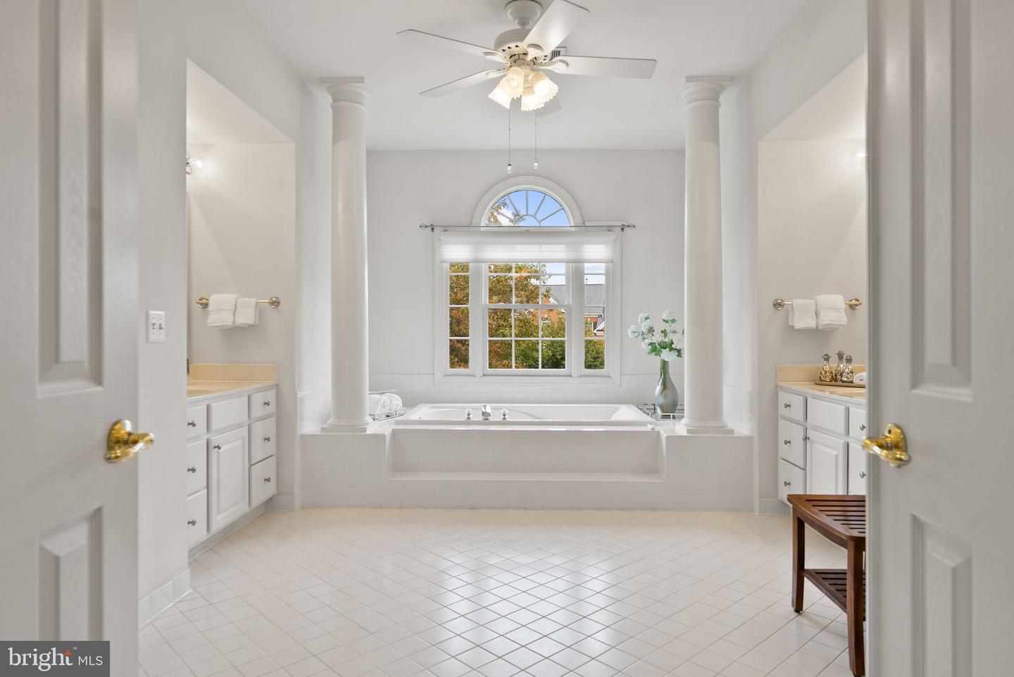 5421 SHERMAN OAKS CT, HAYMARKET, Virginia 20169, 5 Bedrooms Bedrooms, 24 Rooms Rooms,4 BathroomsBathrooms,Residential,For sale,5421 SHERMAN OAKS CT,VAPW2105668 MLS # VAPW2105668