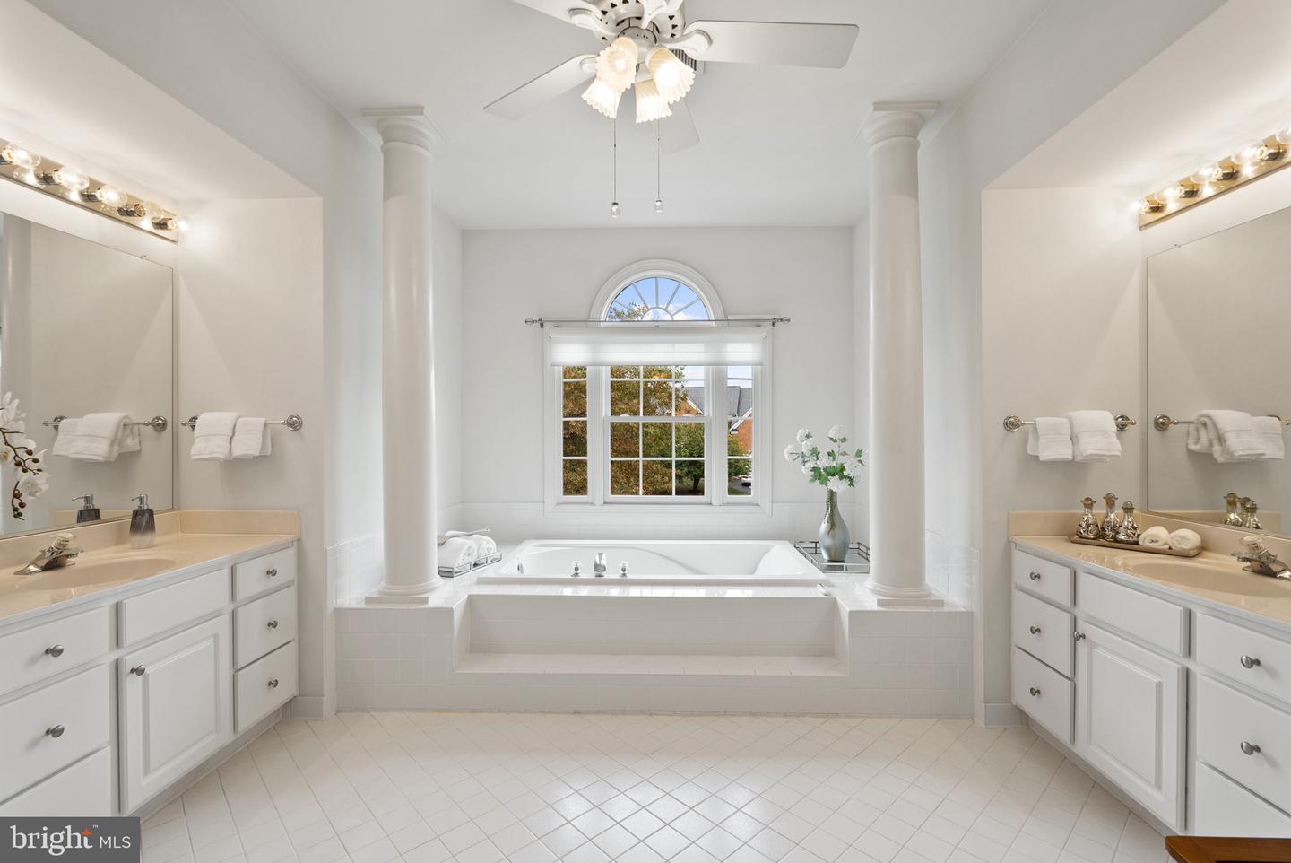 5421 SHERMAN OAKS CT, HAYMARKET, Virginia 20169, 5 Bedrooms Bedrooms, 24 Rooms Rooms,4 BathroomsBathrooms,Residential,For sale,5421 SHERMAN OAKS CT,VAPW2105668 MLS # VAPW2105668