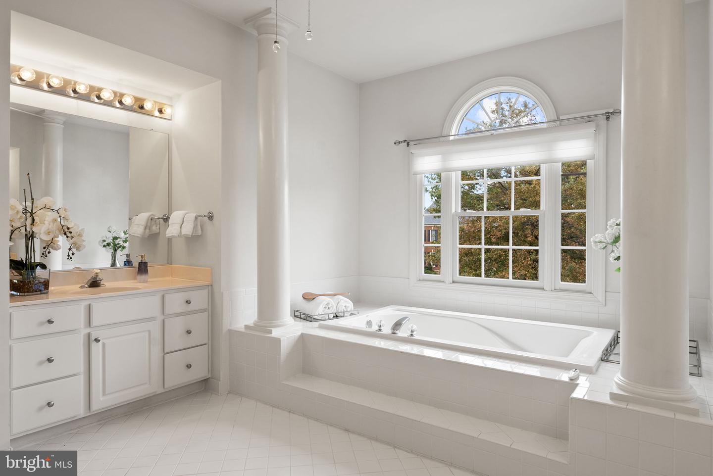 5421 SHERMAN OAKS CT, HAYMARKET, Virginia 20169, 5 Bedrooms Bedrooms, 24 Rooms Rooms,4 BathroomsBathrooms,Residential,For sale,5421 SHERMAN OAKS CT,VAPW2105668 MLS # VAPW2105668