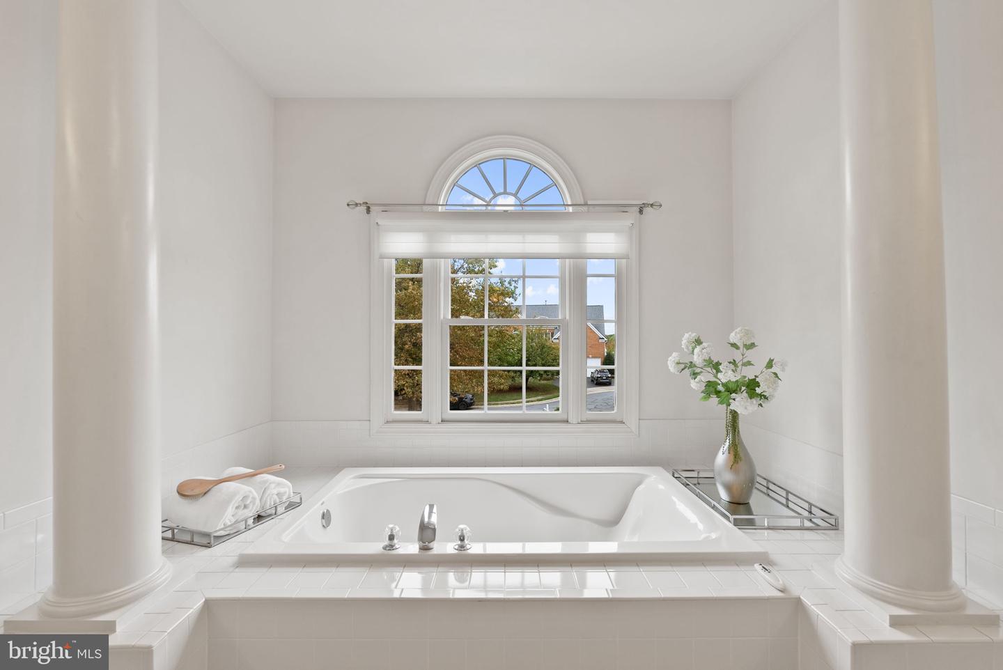 5421 SHERMAN OAKS CT, HAYMARKET, Virginia 20169, 5 Bedrooms Bedrooms, 24 Rooms Rooms,4 BathroomsBathrooms,Residential,For sale,5421 SHERMAN OAKS CT,VAPW2105668 MLS # VAPW2105668