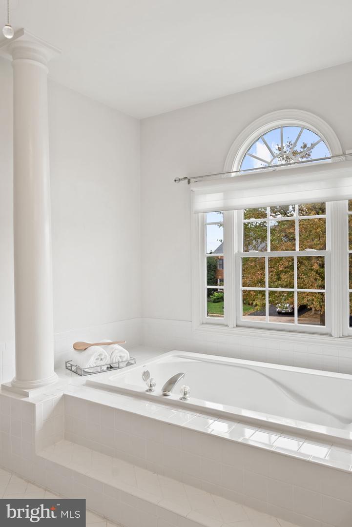 5421 SHERMAN OAKS CT, HAYMARKET, Virginia 20169, 5 Bedrooms Bedrooms, 24 Rooms Rooms,4 BathroomsBathrooms,Residential,For sale,5421 SHERMAN OAKS CT,VAPW2105668 MLS # VAPW2105668