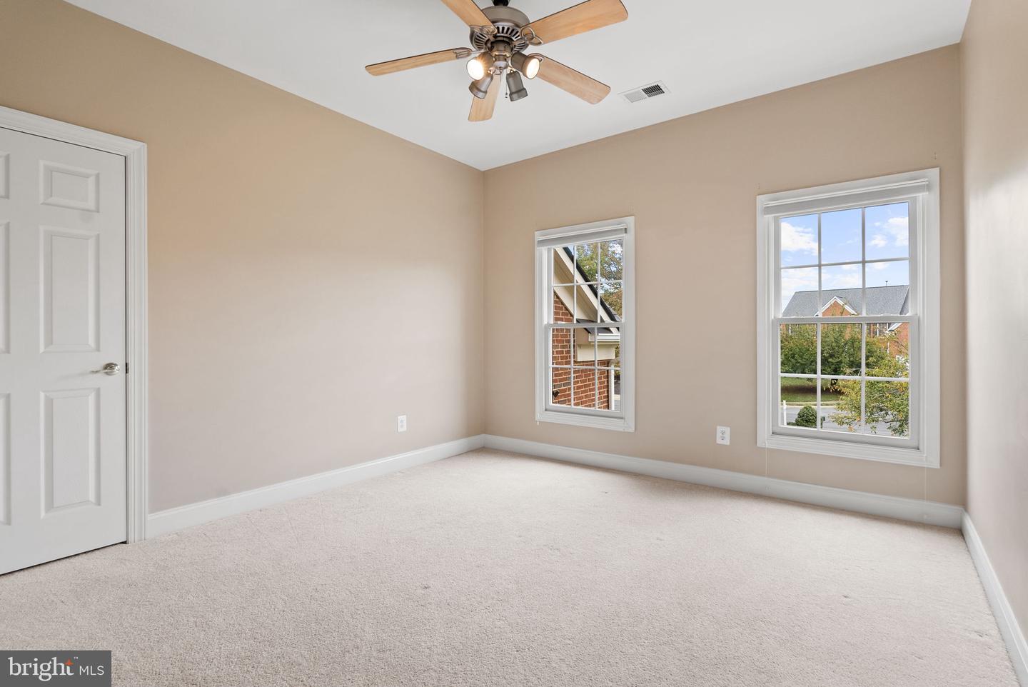 5421 SHERMAN OAKS CT, HAYMARKET, Virginia 20169, 5 Bedrooms Bedrooms, 24 Rooms Rooms,4 BathroomsBathrooms,Residential,For sale,5421 SHERMAN OAKS CT,VAPW2105668 MLS # VAPW2105668