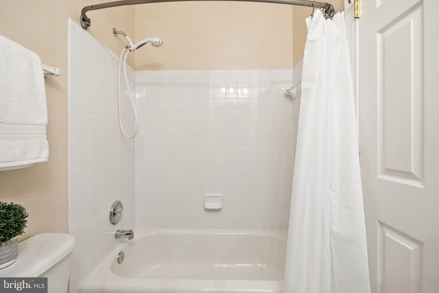 5421 SHERMAN OAKS CT, HAYMARKET, Virginia 20169, 5 Bedrooms Bedrooms, 24 Rooms Rooms,4 BathroomsBathrooms,Residential,For sale,5421 SHERMAN OAKS CT,VAPW2105668 MLS # VAPW2105668