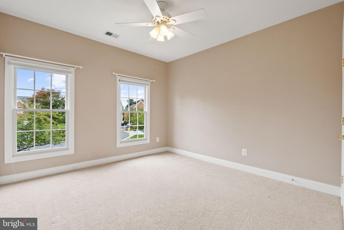 5421 SHERMAN OAKS CT, HAYMARKET, Virginia 20169, 5 Bedrooms Bedrooms, 24 Rooms Rooms,4 BathroomsBathrooms,Residential,For sale,5421 SHERMAN OAKS CT,VAPW2105668 MLS # VAPW2105668