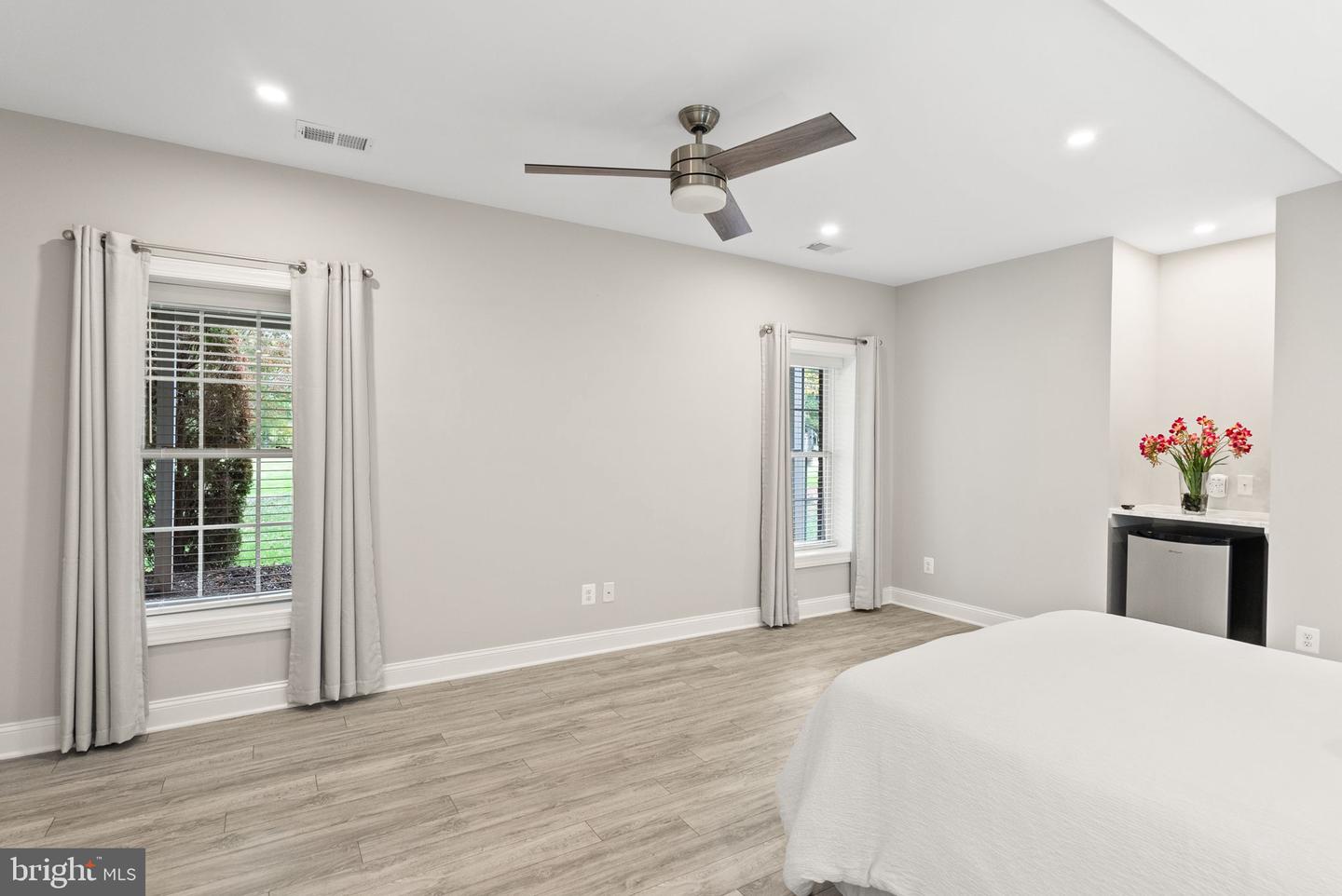 5421 SHERMAN OAKS CT, HAYMARKET, Virginia 20169, 5 Bedrooms Bedrooms, 24 Rooms Rooms,4 BathroomsBathrooms,Residential,For sale,5421 SHERMAN OAKS CT,VAPW2105668 MLS # VAPW2105668