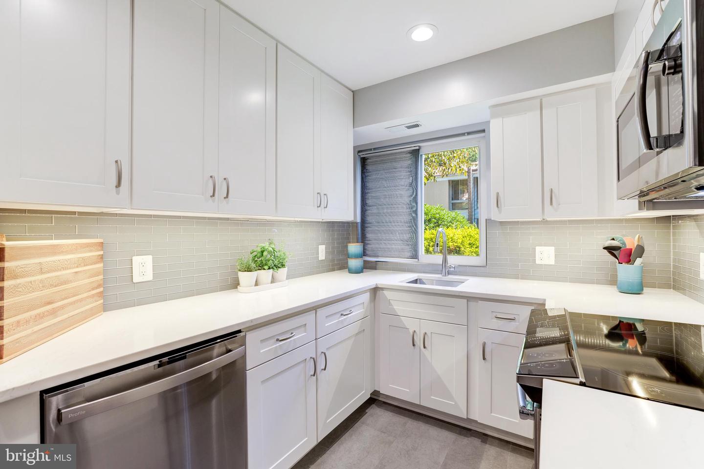 1775 WAINWRIGHT DR, RESTON, Virginia 20190, 2 Bedrooms Bedrooms, ,1 BathroomBathrooms,Residential,For sale,1775 WAINWRIGHT DR,VAFX2273532 MLS # VAFX2273532